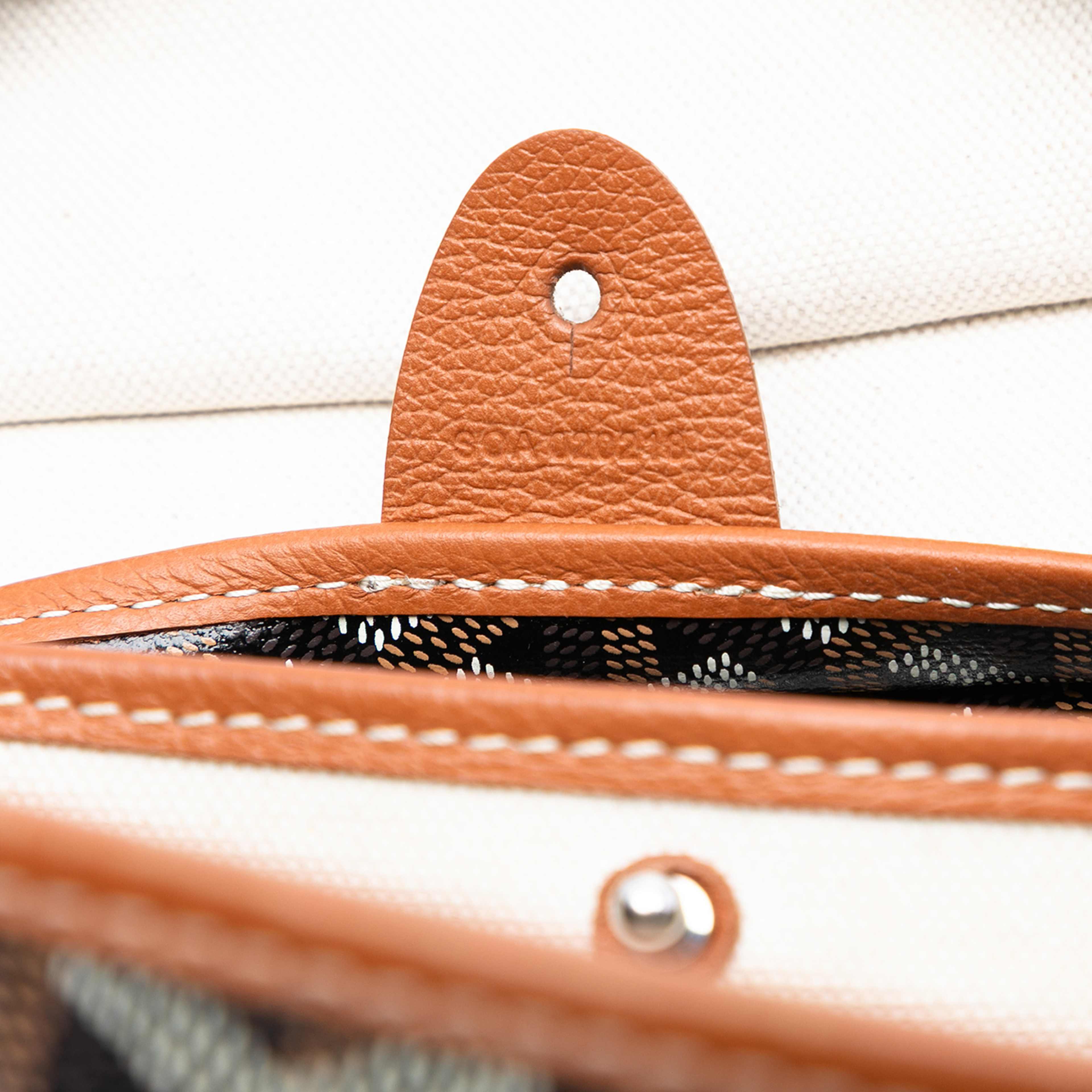 Goyard Goyardine Artois Mm, från Luxclusif, i färgen black. Klicka för att öppna bilden i stort format