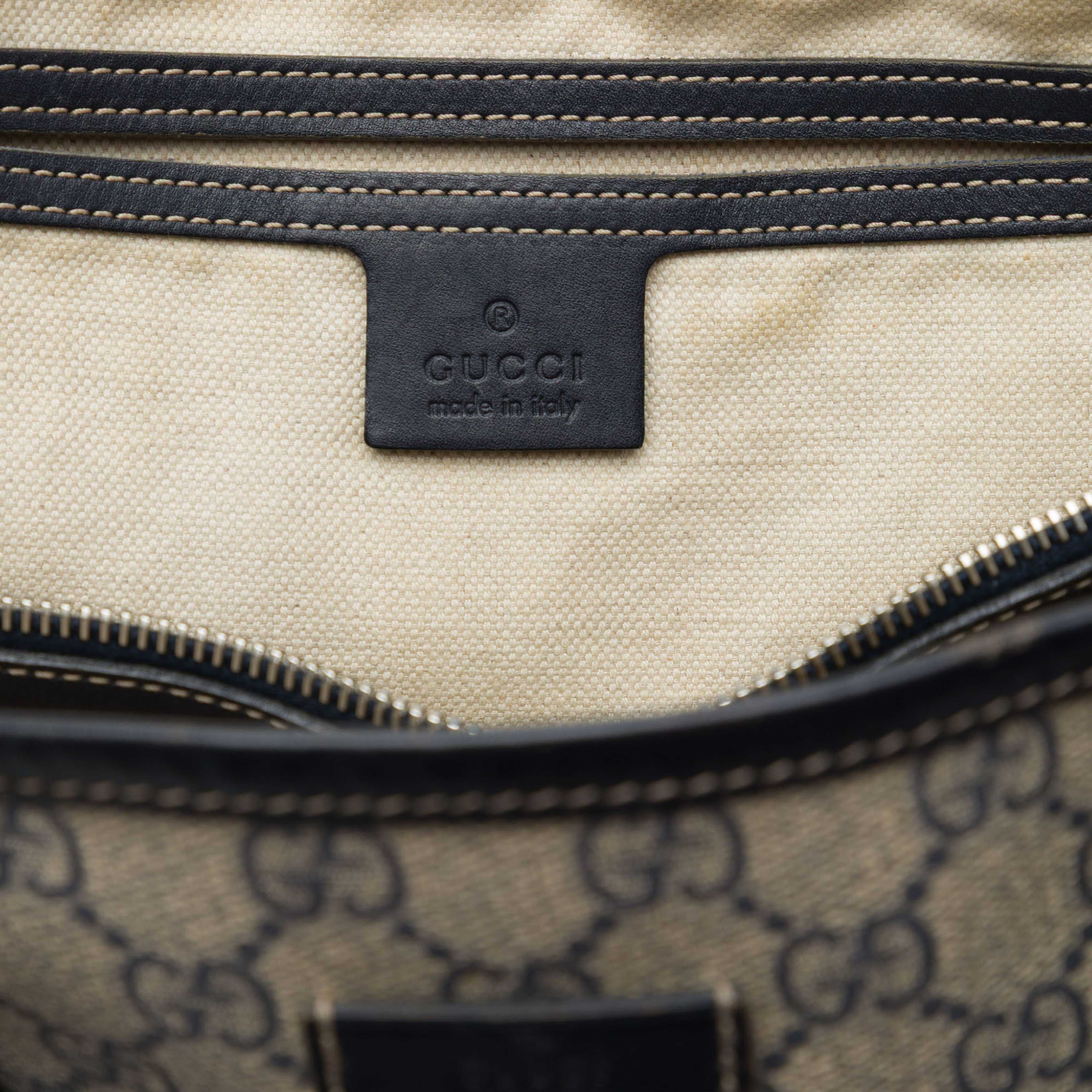 Gucci Gg Supreme Joy Vertical Tote, från Luxclusif, i färgen beige. Klicka för att öppna bilden i stort format