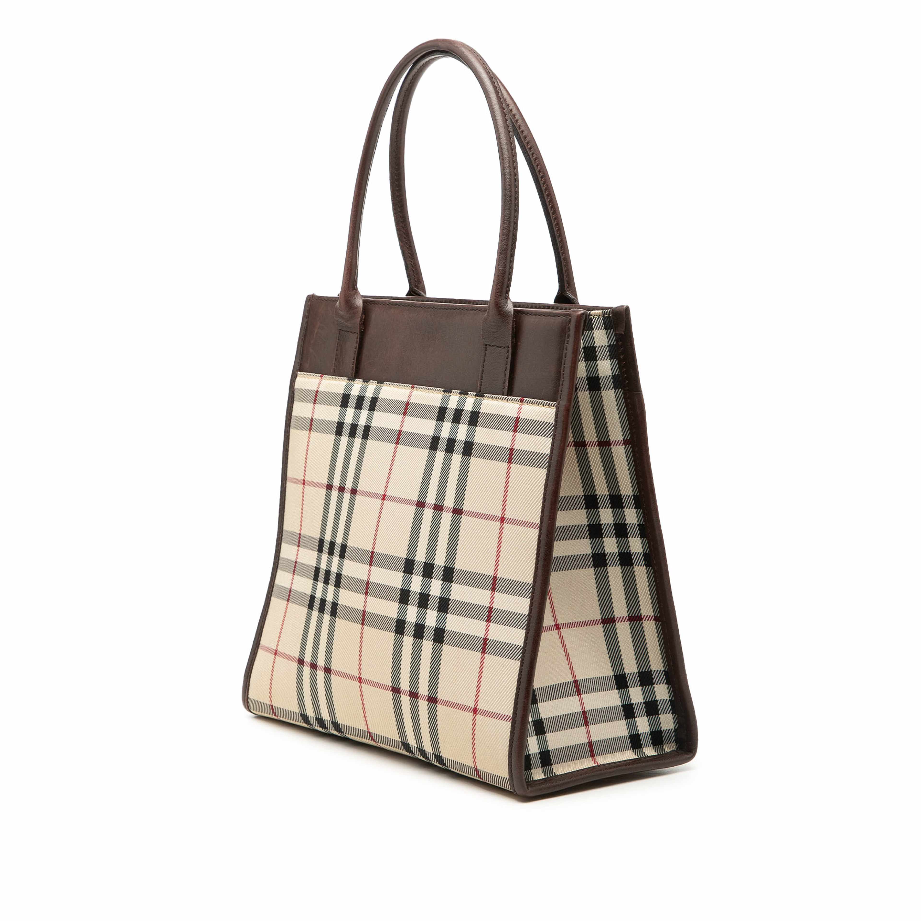 Burberry House Check Canvas Handbag, från Luxclusif, i färgen beige. Klicka för att öppna bilden i stort format