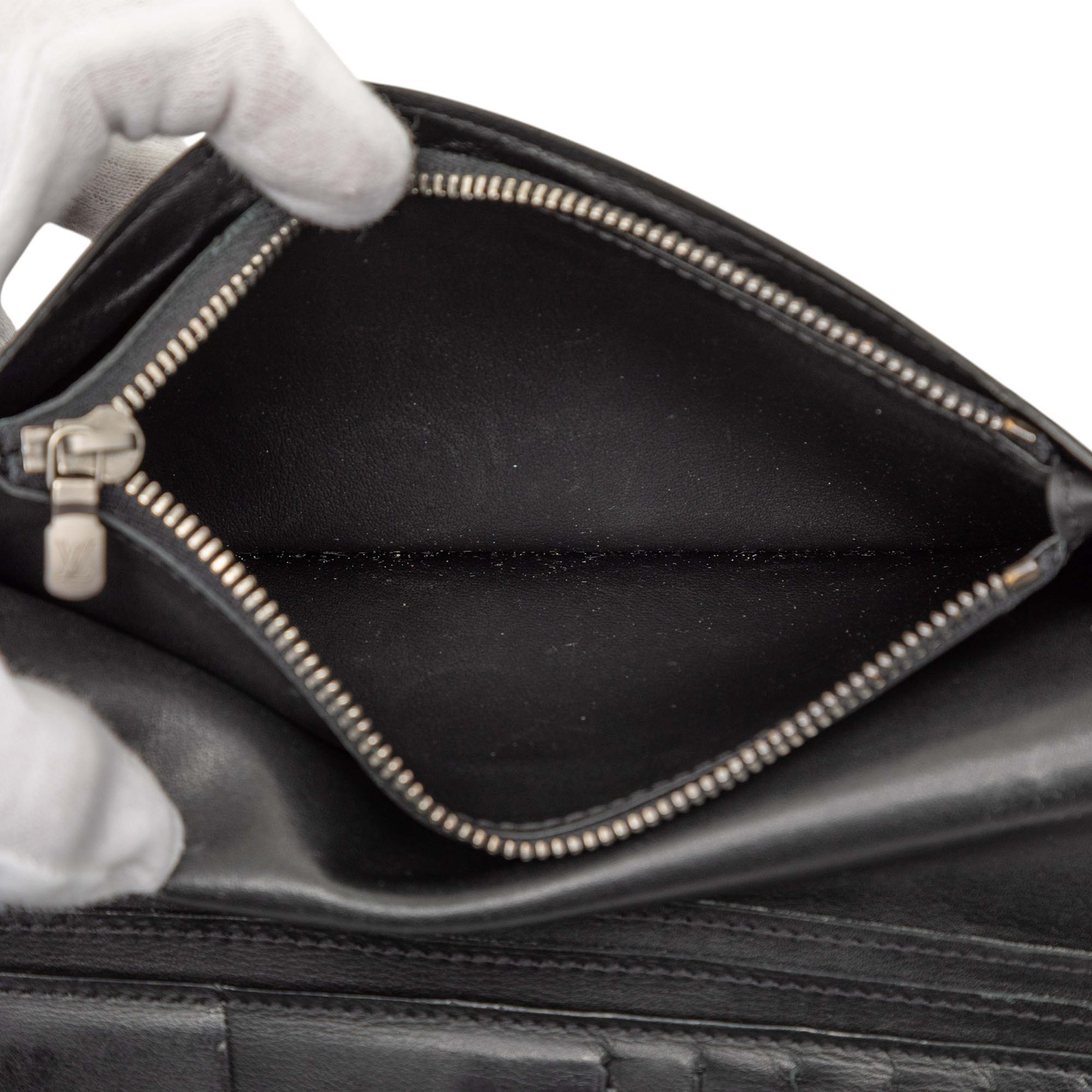 Louis Vuitton Damier Infini Portefeuille Brazza, från Luxclusif, i färgen black. Klicka för att öppna bilden i stort format