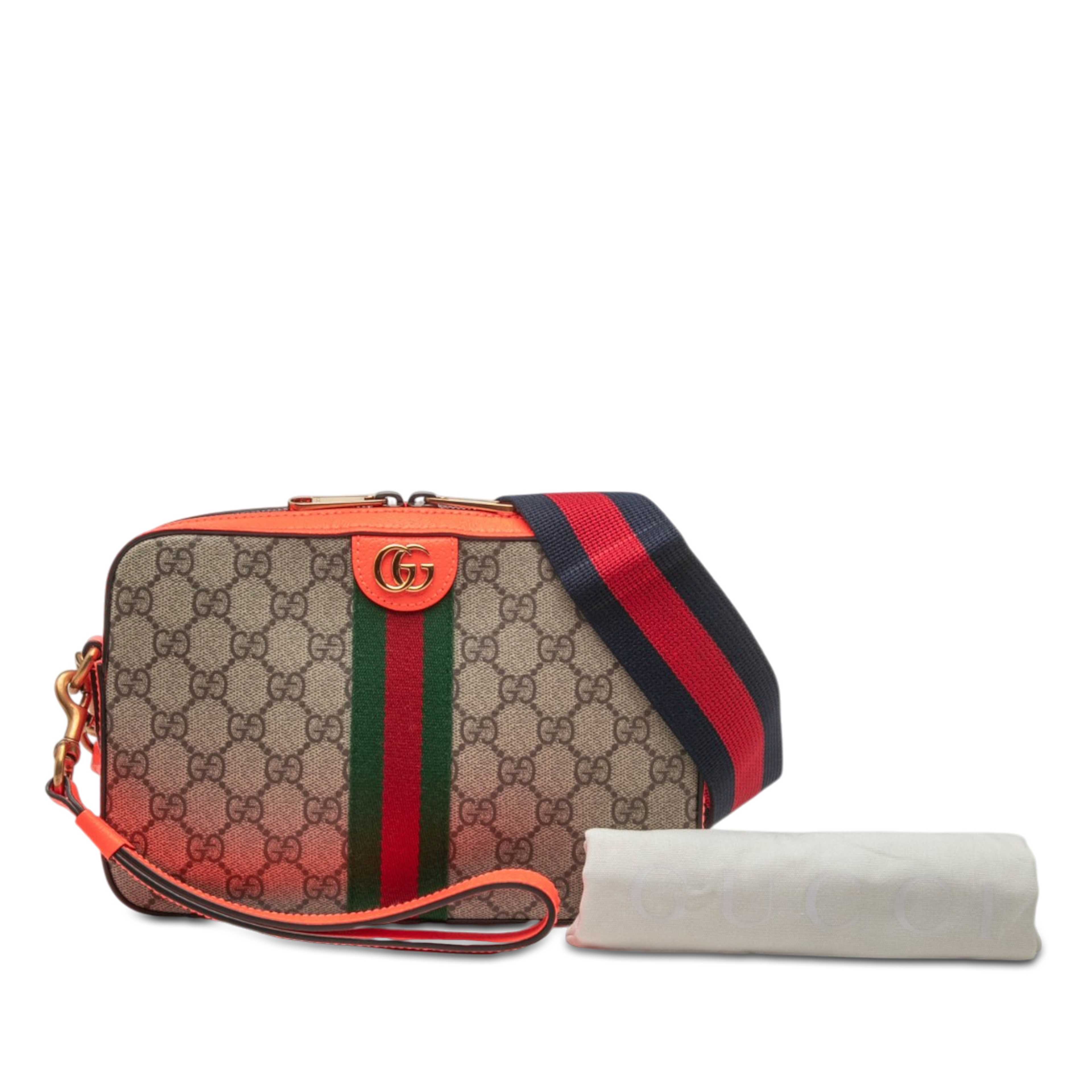Gucci Small Gg Supreme Web Ophidia Crossbody, från Luxclusif, i färgen beige. Klicka för att öppna bilden i stort format