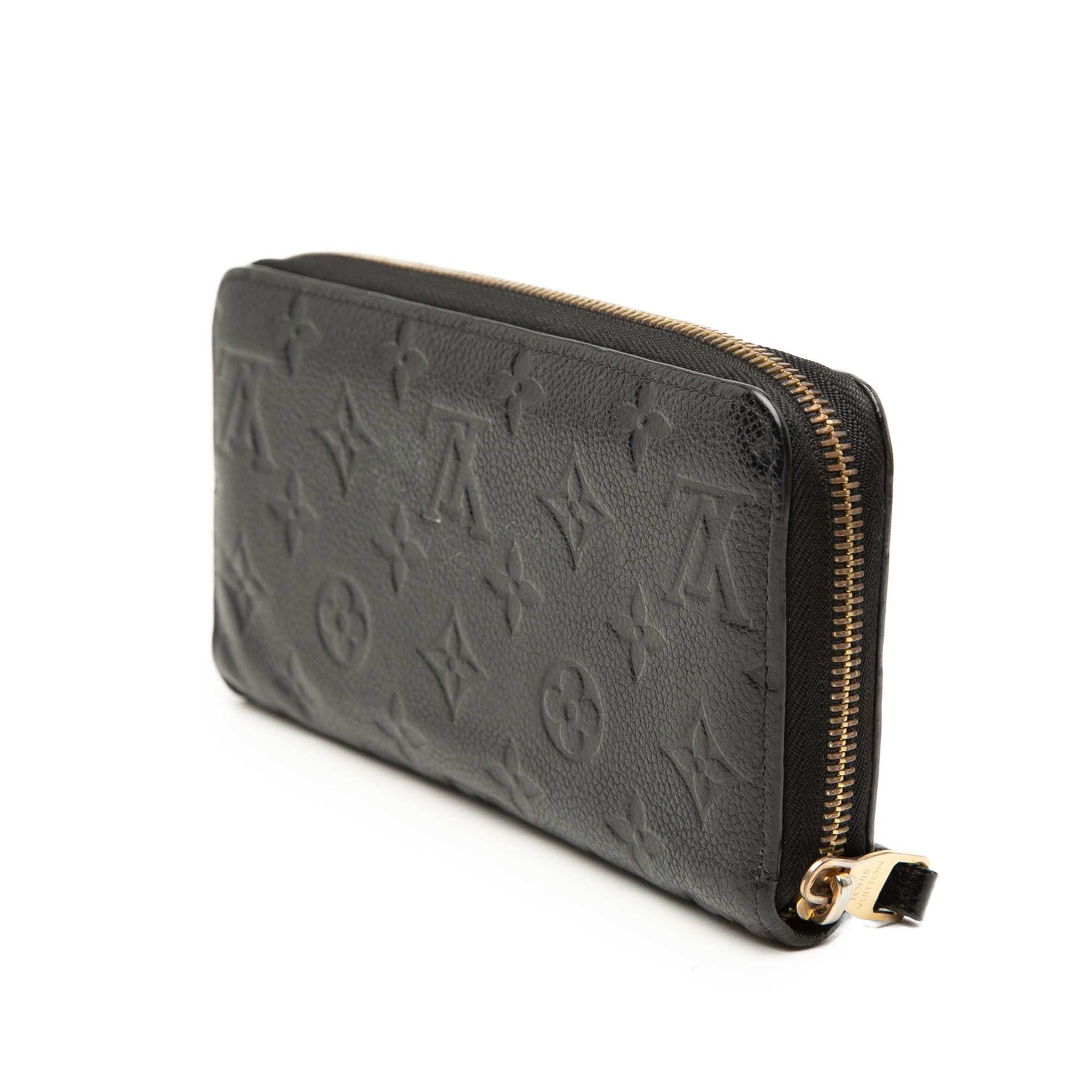Louis Vuitton Monogram Empreinte Zippy Long Wallet, från Luxclusif, i färgen svart. Klicka för att öppna bilden i stort format