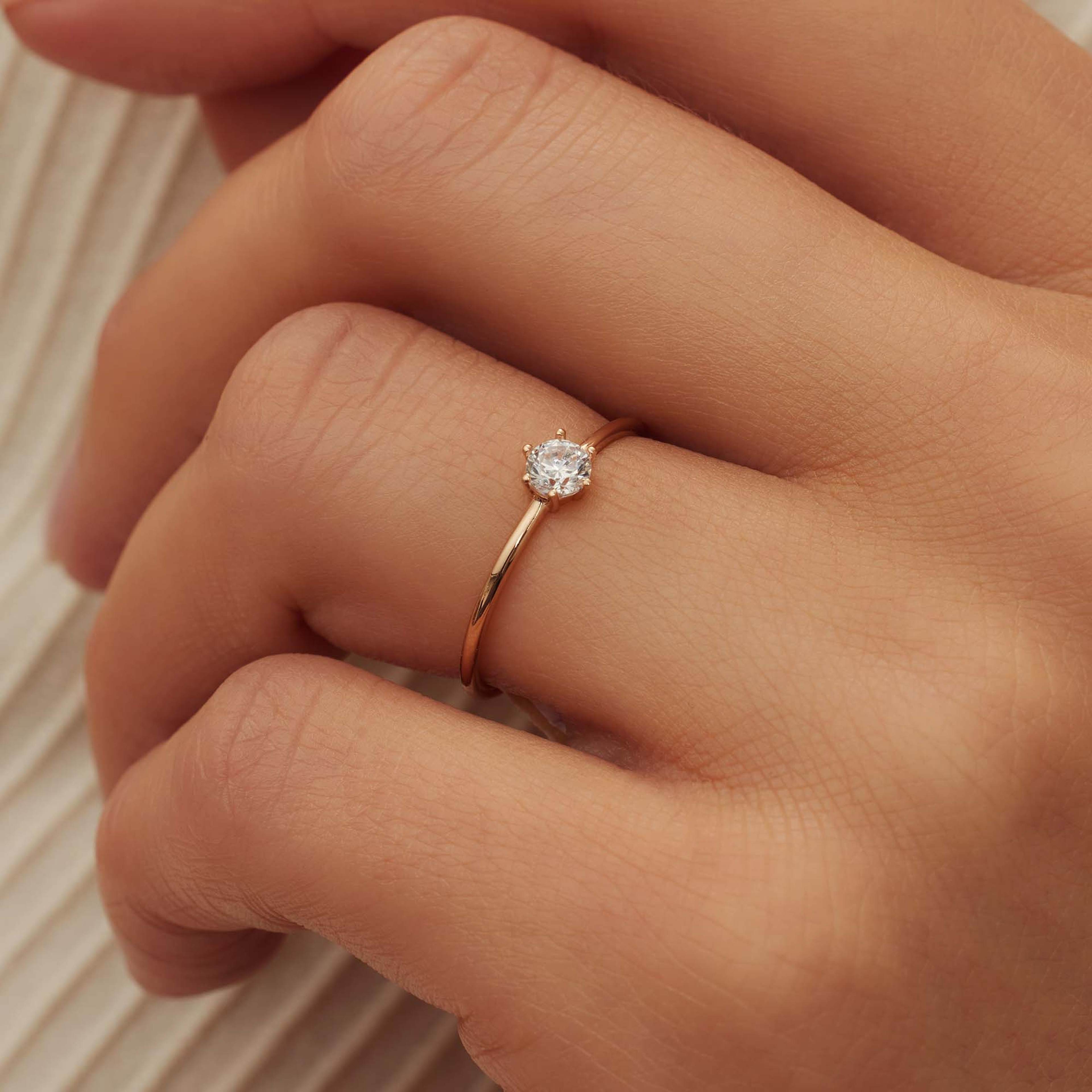 La Concorde 14 Karat Roséguld Ring, från Isabel Bernard. Klicka för att öppna bilden i stort format