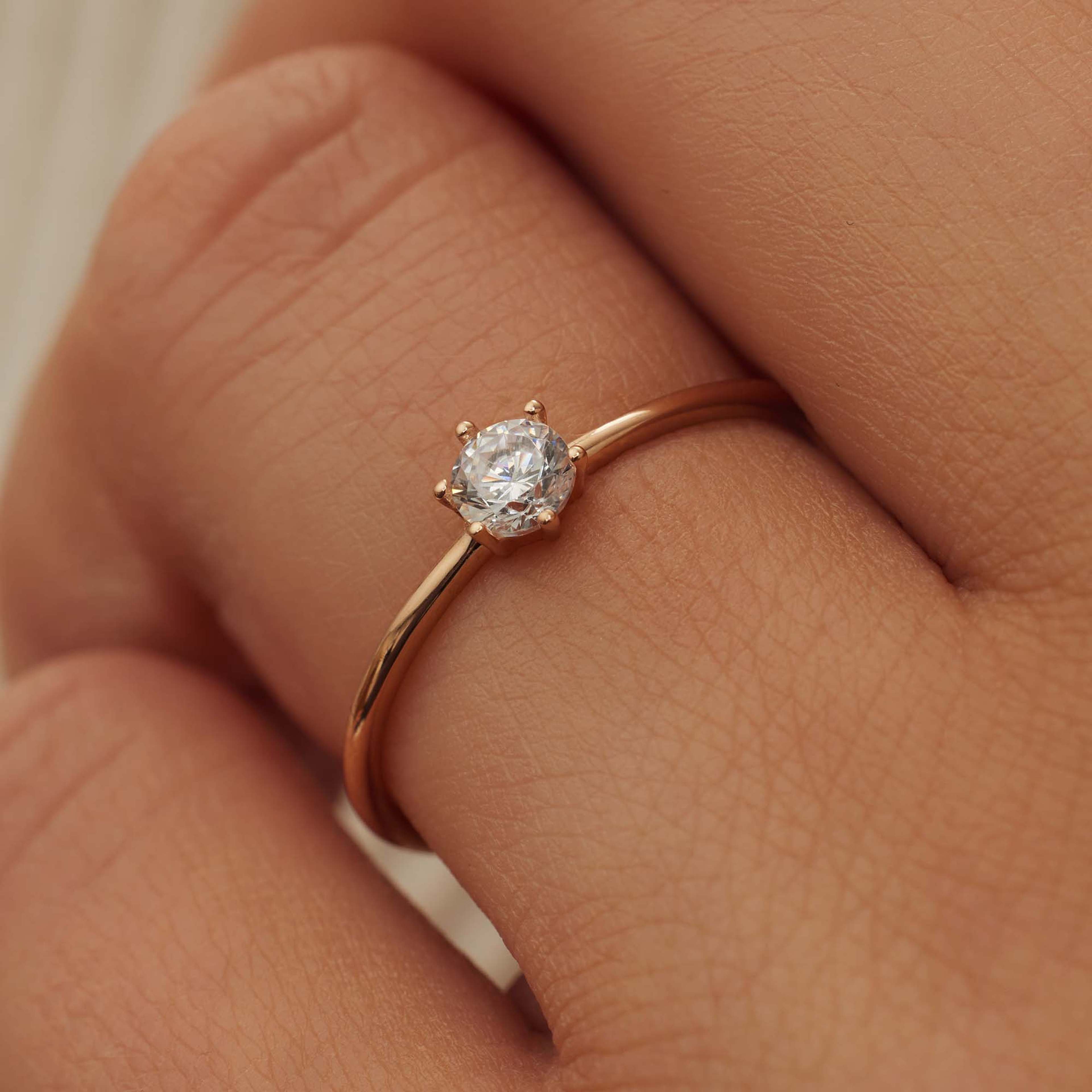 La Concorde 14 Karat Roséguld Ring, från Isabel Bernard. Klicka för att öppna bilden i stort format