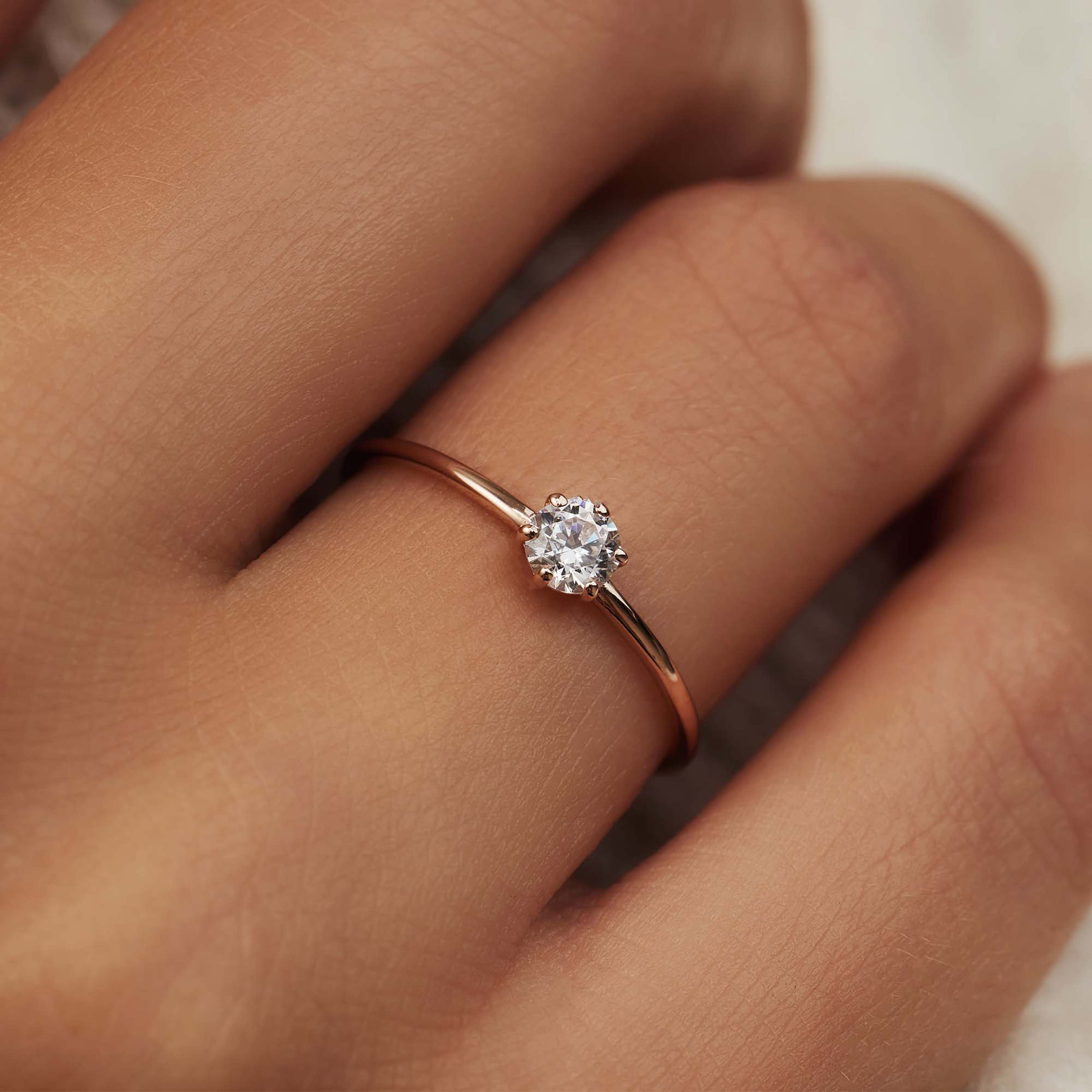 La Concorde 14 Karat Roséguld Ring, från Isabel Bernard. Klicka för att öppna bilden i stort format