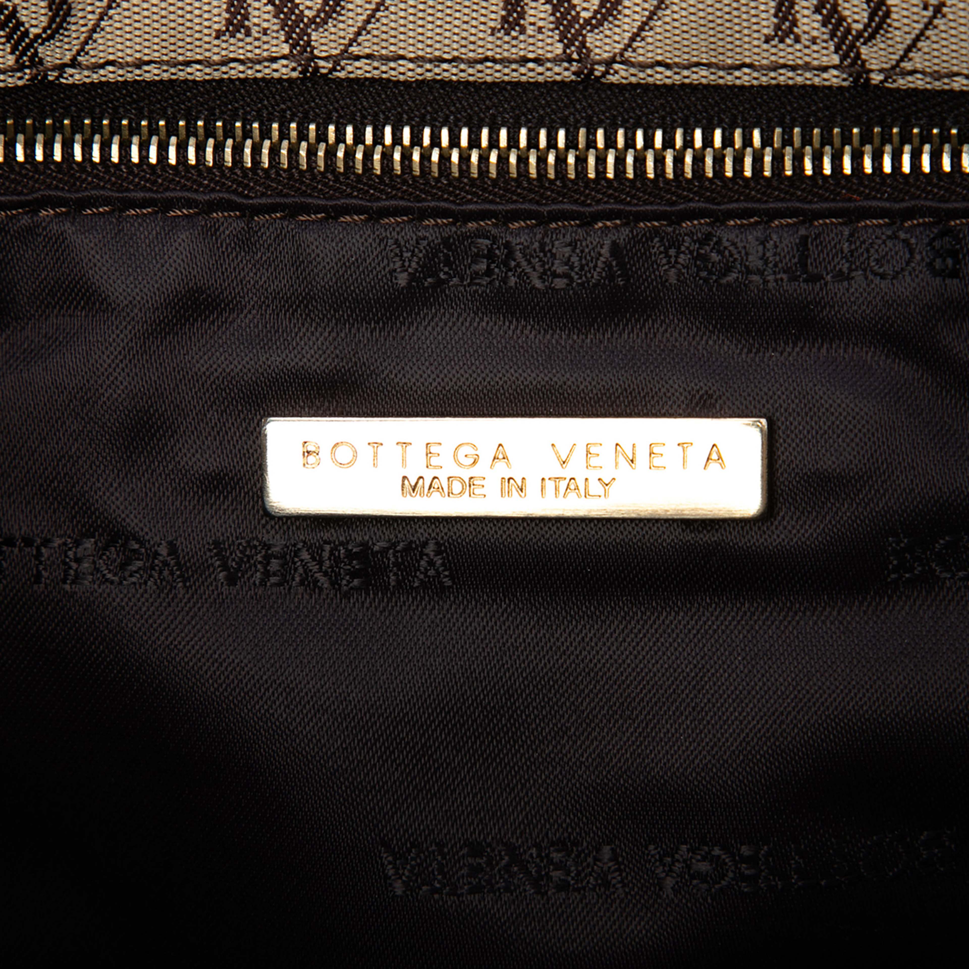 Bottega Veneta Bv Monogram Jacquard Tote, från Luxclusif, i färgen beige. Klicka för att öppna bilden i stort format