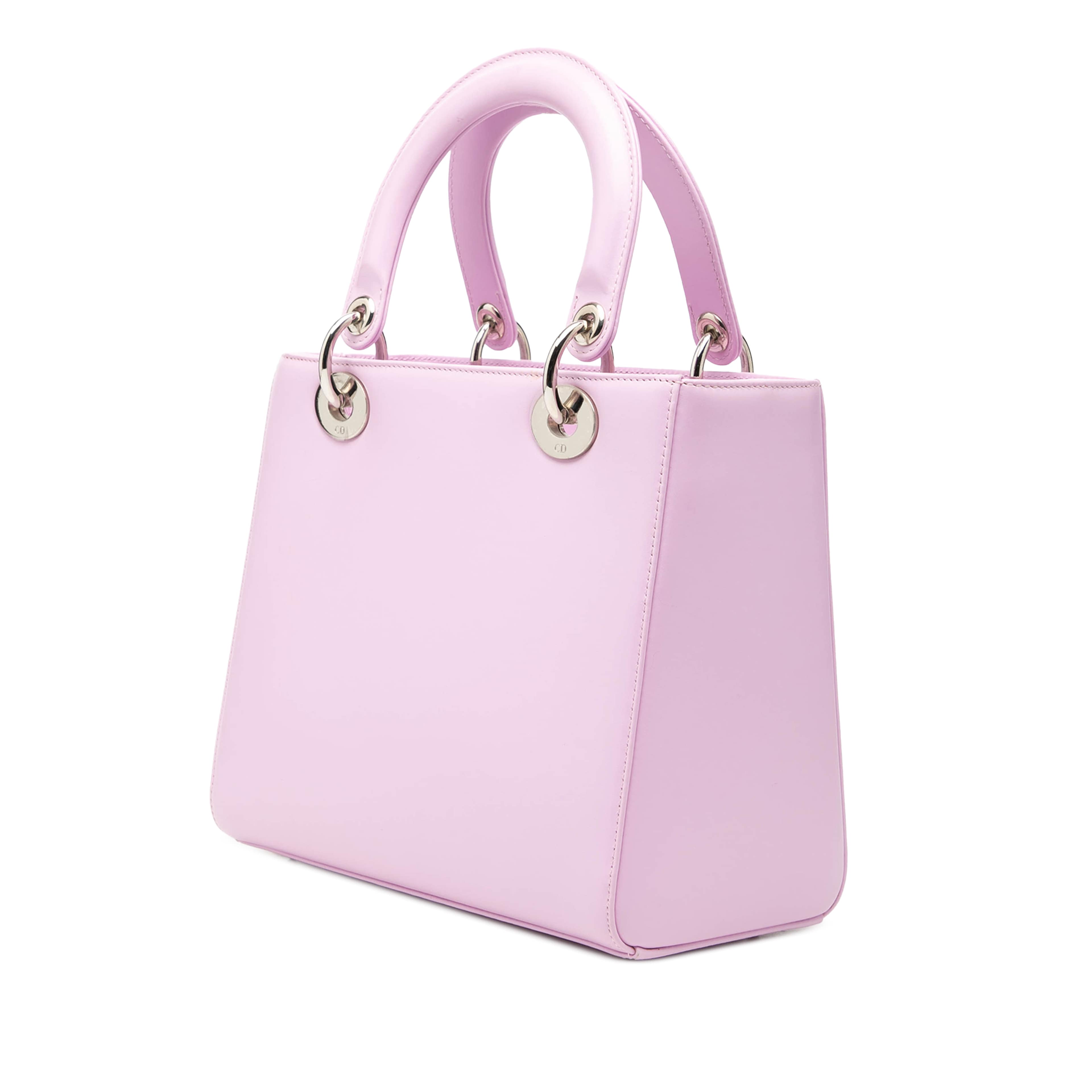 Dior Medium Calfskin Pockets Lady Dior, från Luxclusif, i färgen rosa. Klicka för att öppna bilden i stort format