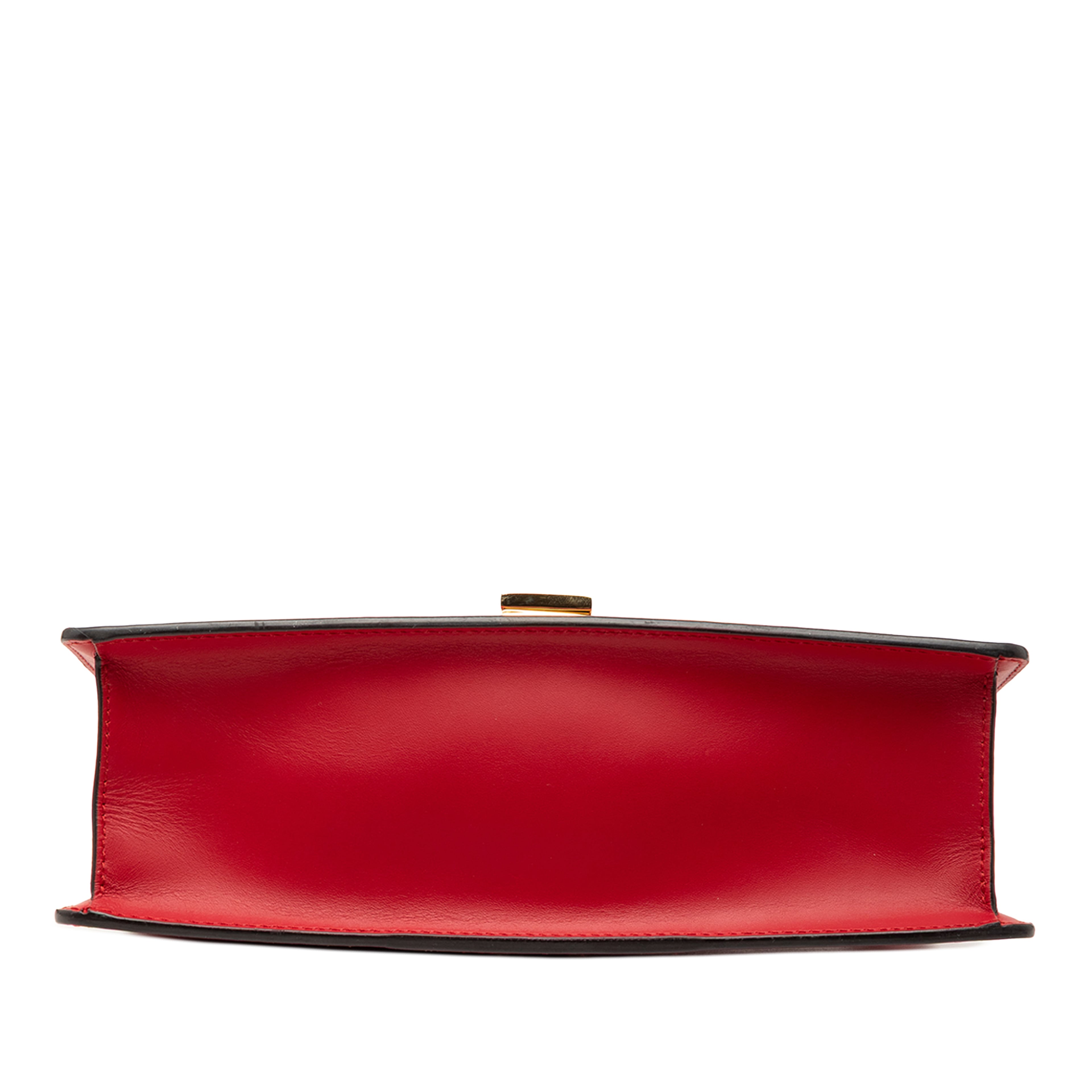 Gucci Small Leather Sylvie Web Satchel, från Luxclusif, i färgen red. Klicka för att öppna bilden i stort format