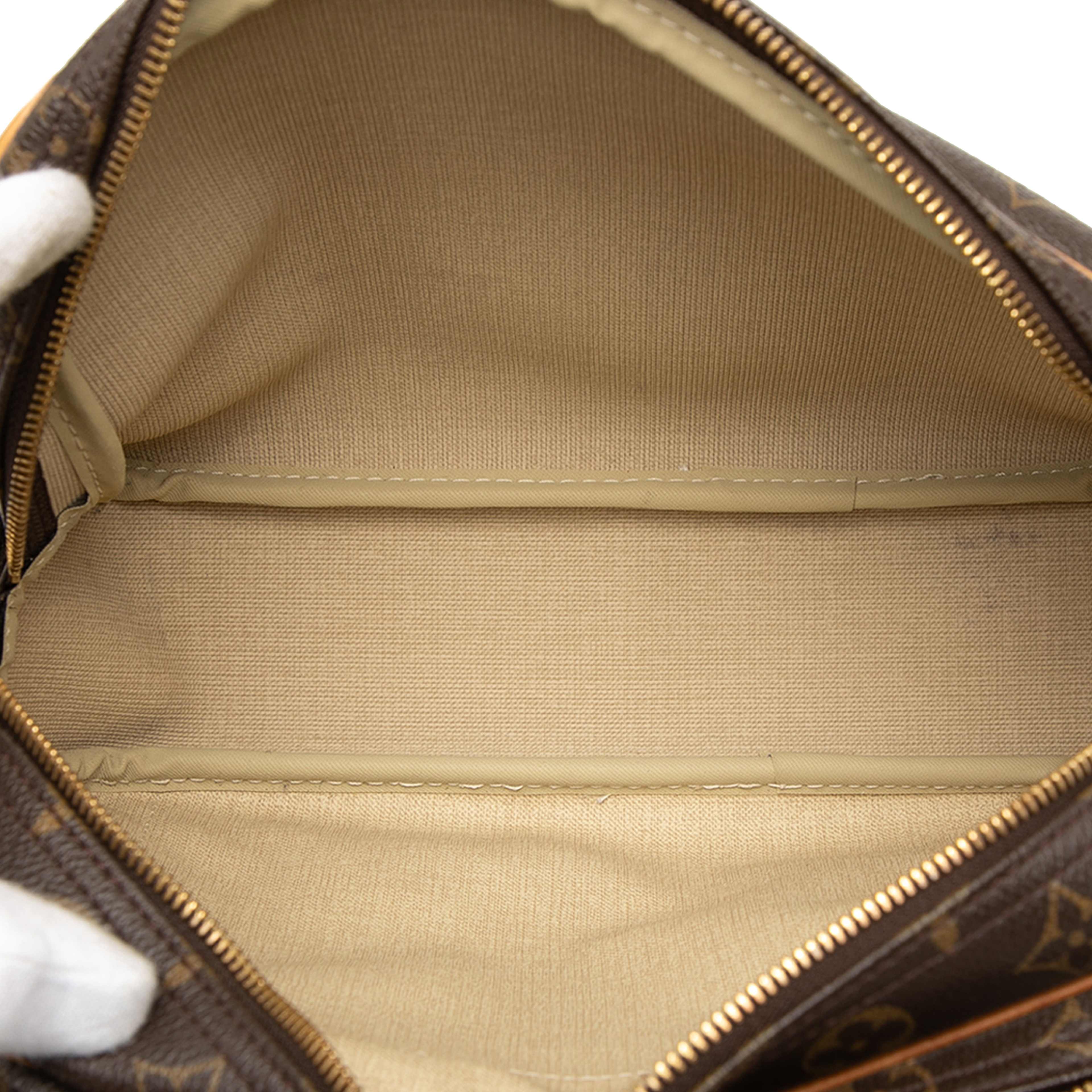 Louis Vuitton Monogram Reporter Pm, från Luxclusif, i färgen brown. Klicka för att öppna bilden i stort format