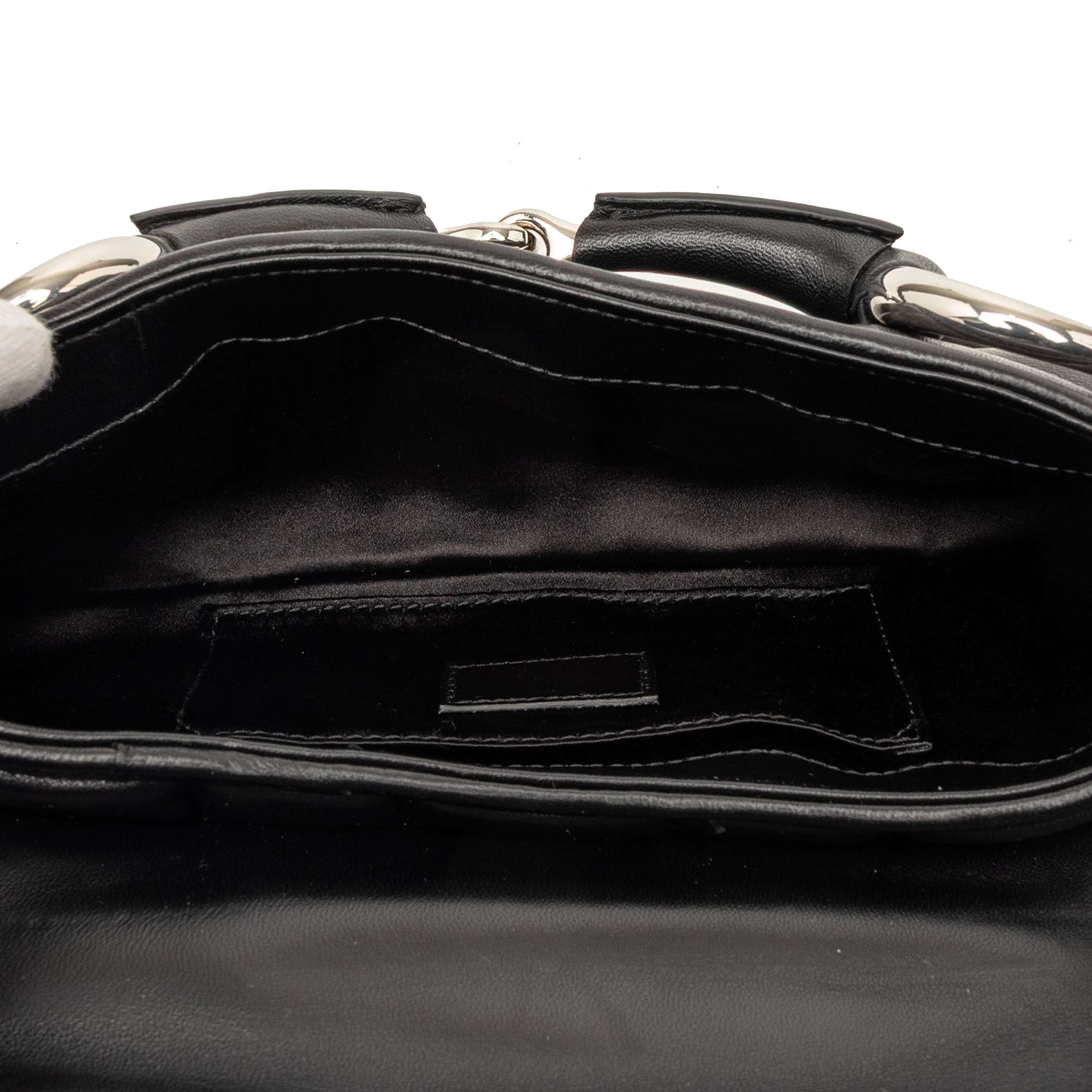 Gucci Small Quilted Leather Horsebit Chain Satchel, från Luxclusif, i färgen black. Klicka för att öppna bilden i stort format