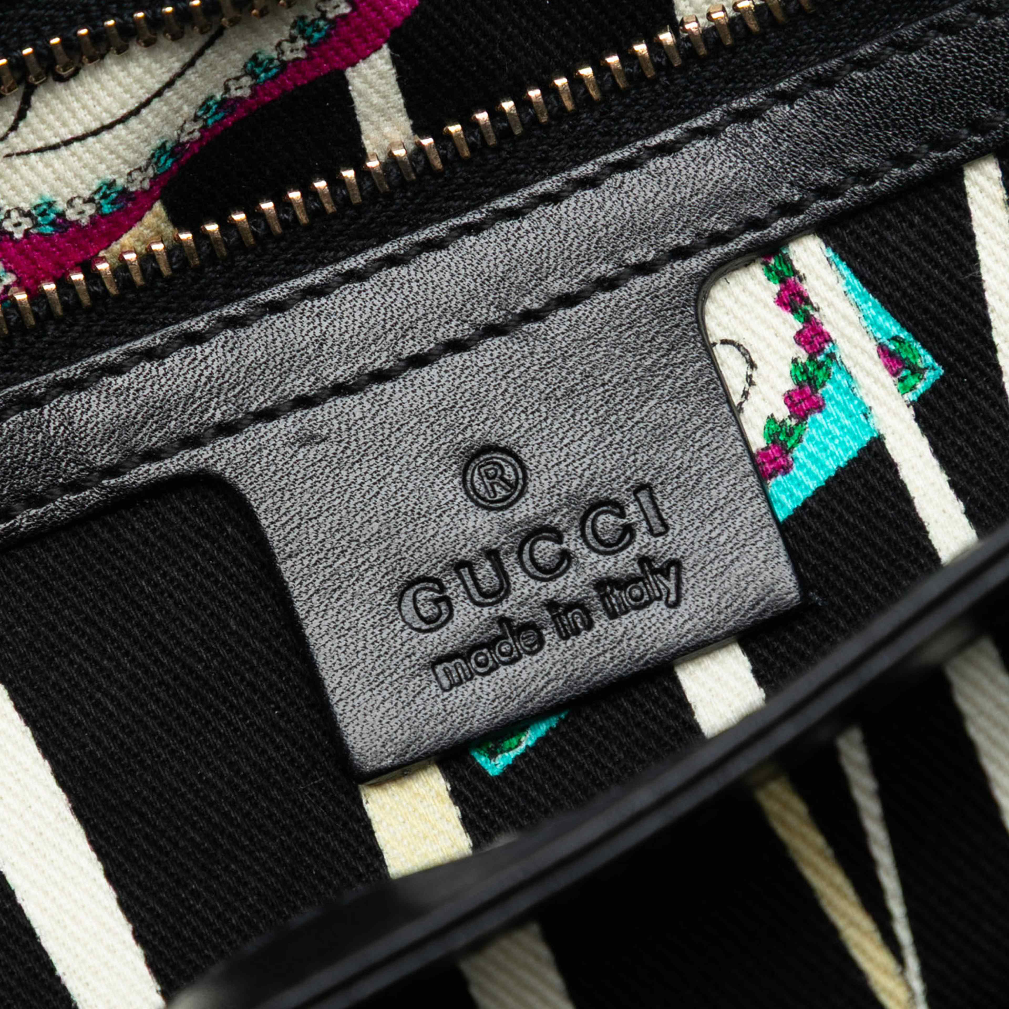 Gucci Suede And Patent Peggy Bamboo Top Handle Bag, från Luxclusif, i färgen black. Klicka för att öppna bilden i stort format