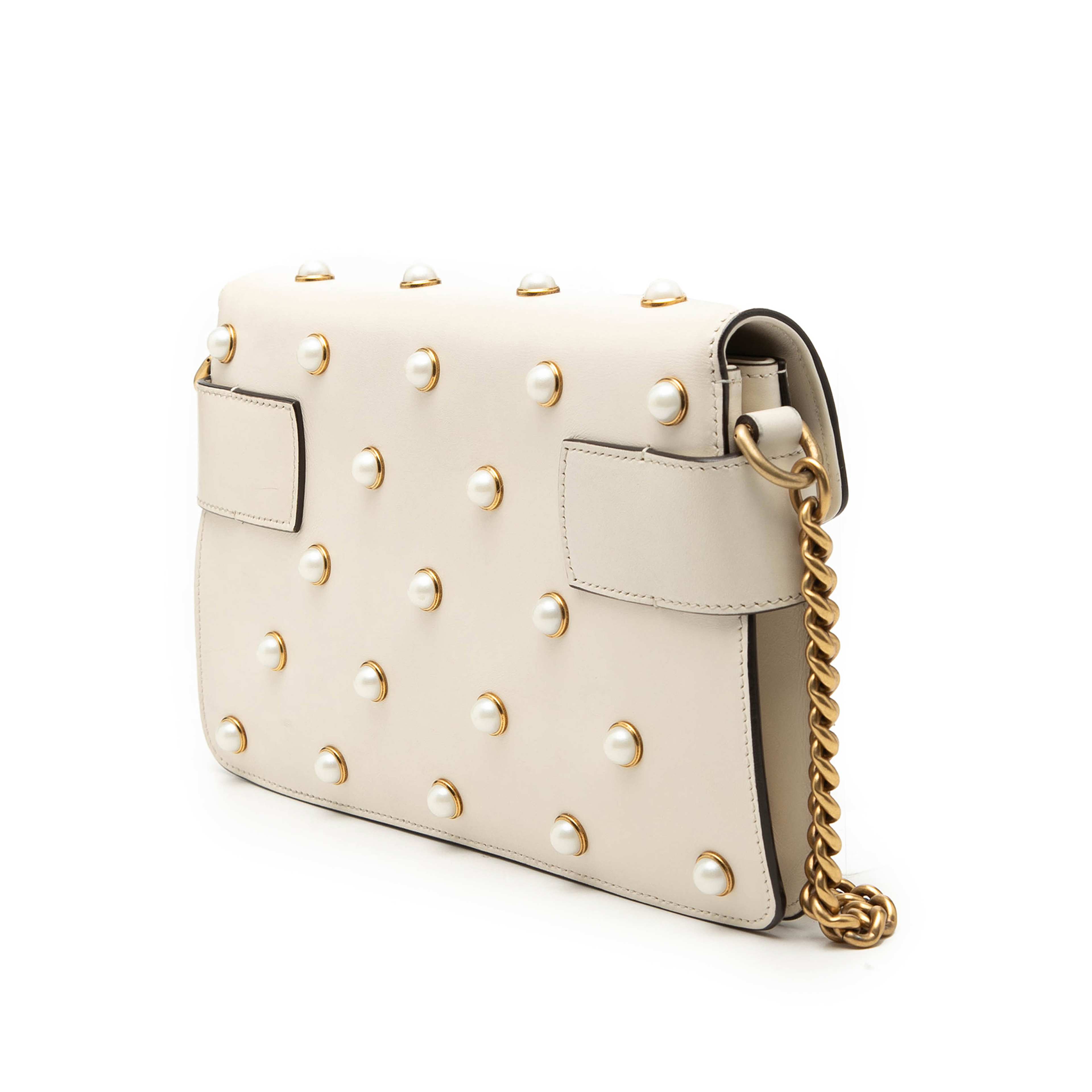 Gucci Mini Leather Queen Margaret Broadway Satchel, från Luxclusif, i färgen white. Klicka för att öppna bilden i stort format