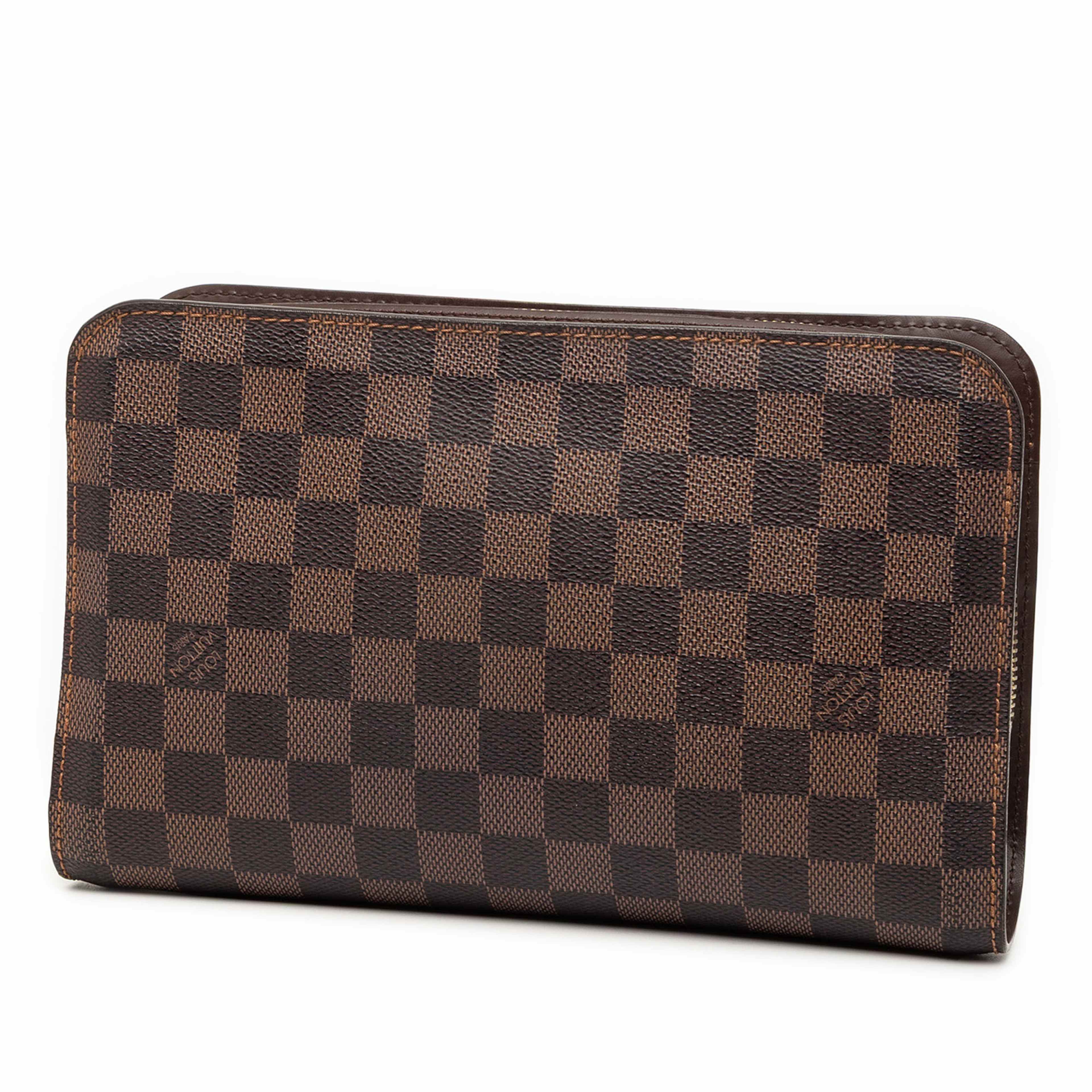 Louis Vuitton Damier Ebene Saint Louis Pochette, från Luxclusif, i färgen brun. Klicka för att öppna bilden i stort format