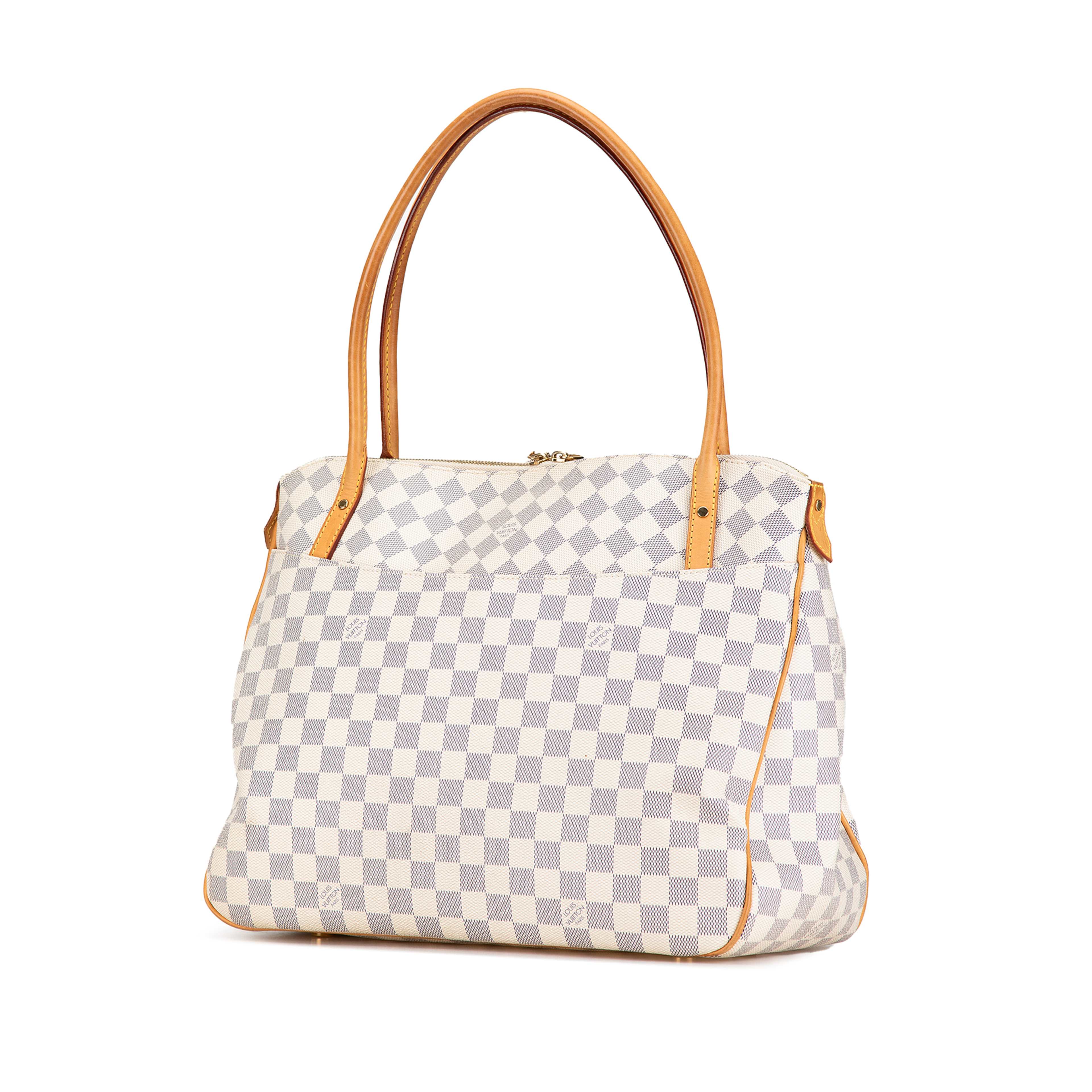 Louis Vuitton Damier Azur Figheri Gm, från Luxclusif, i färgen white. Klicka för att öppna bilden i stort format