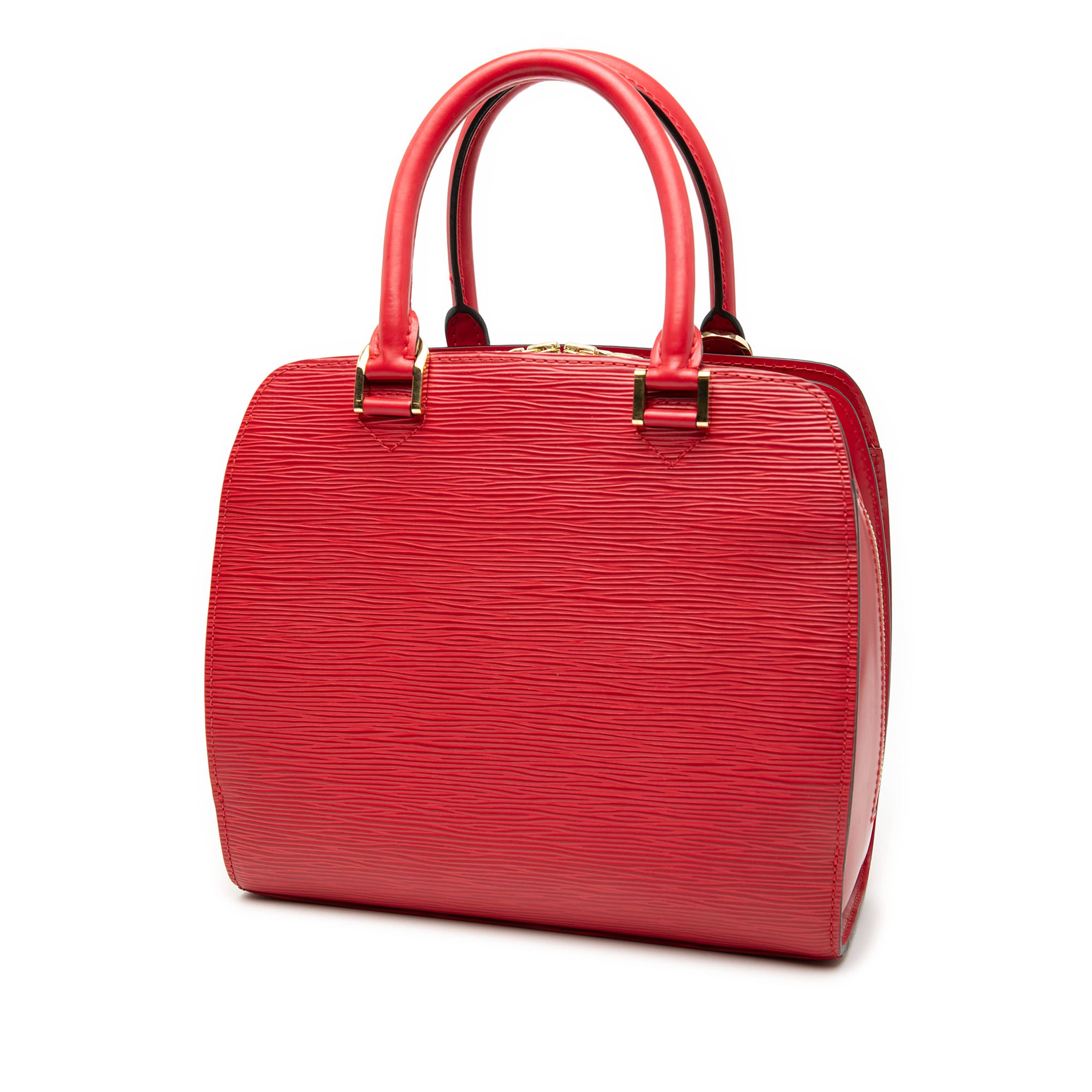 Louis Vuitton Epi Pont Neuf, från Luxclusif, i färgen red. Klicka för att öppna bilden i stort format