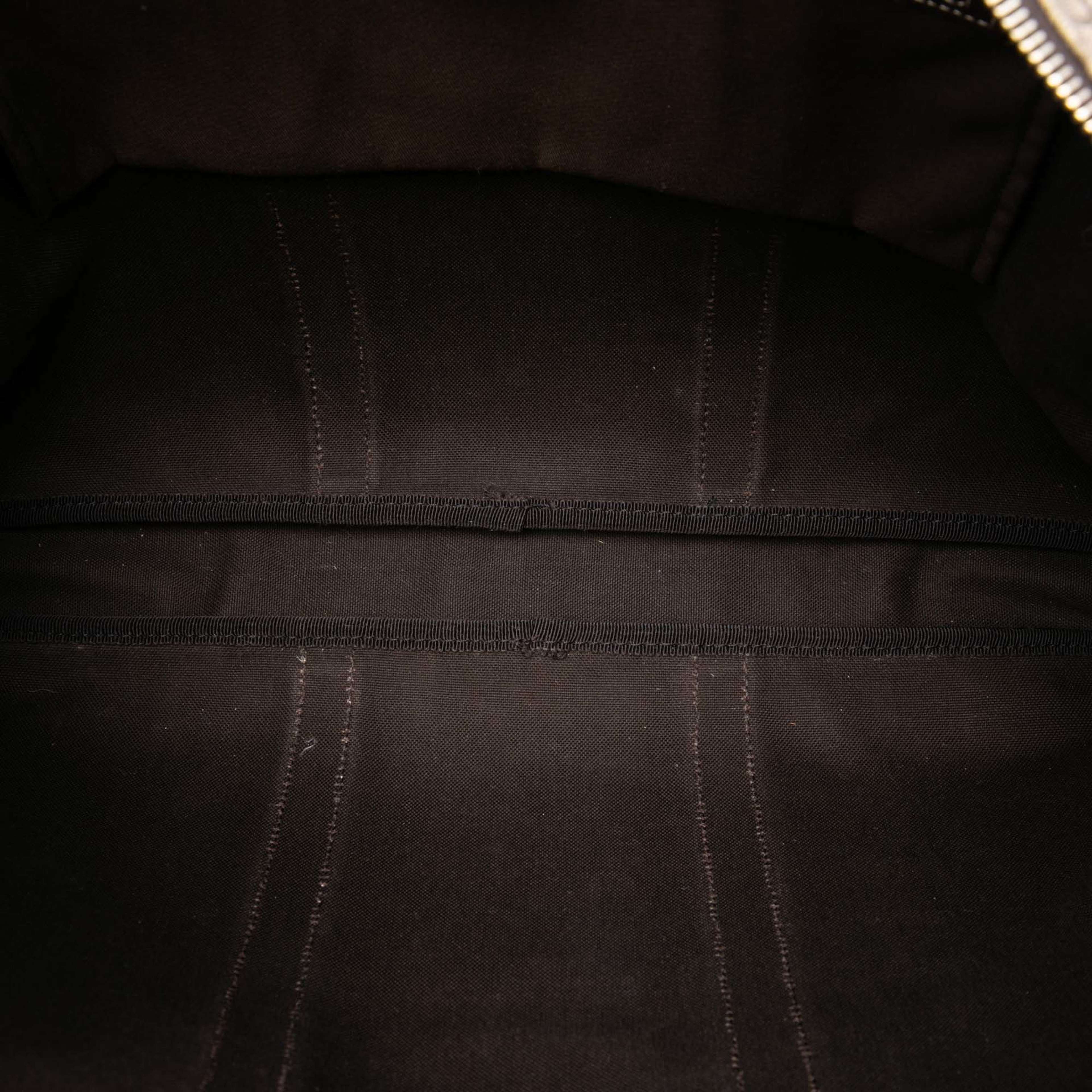 Gucci Gg Supreme Business Bag, från Luxclusif, i färgen beige. Klicka för att öppna bilden i stort format