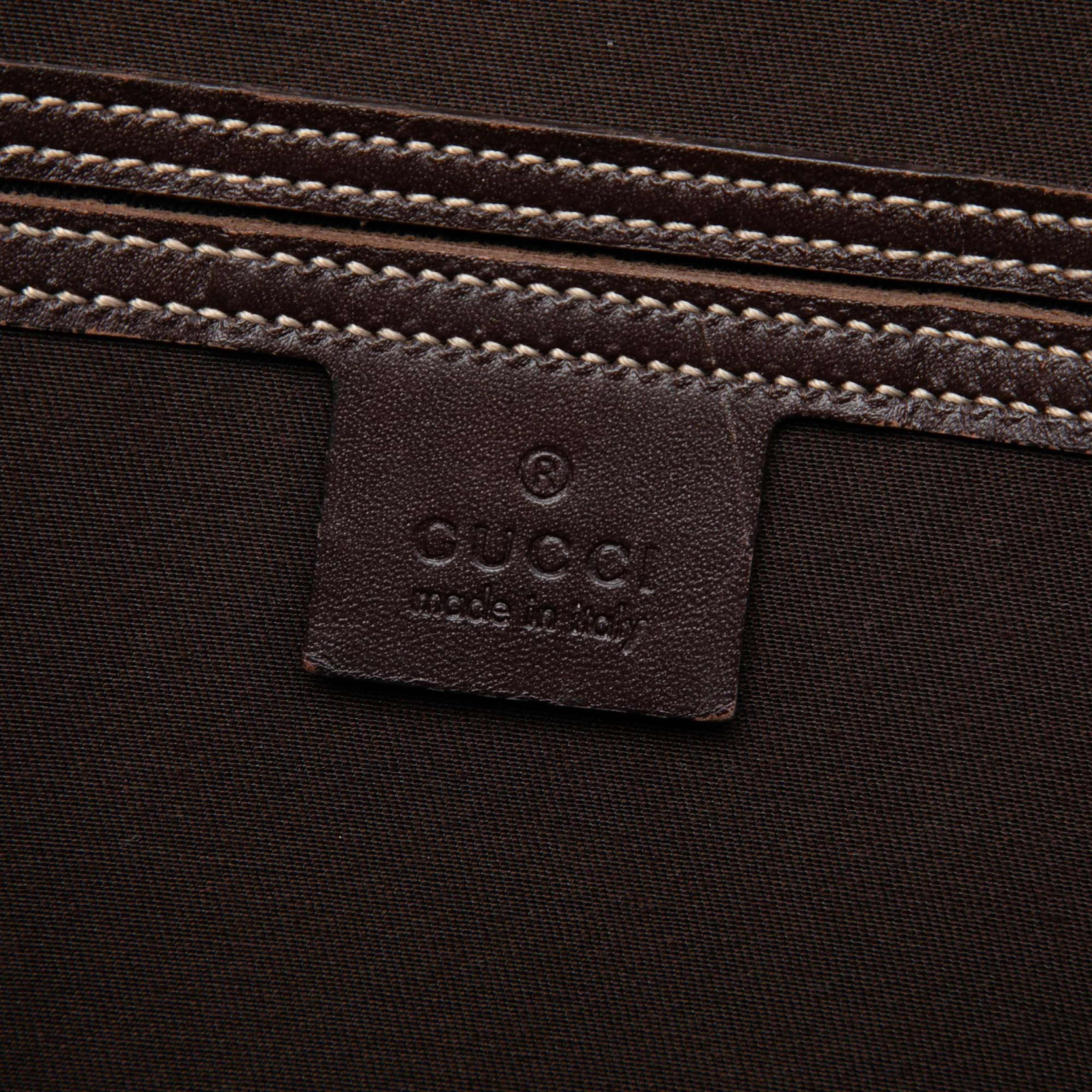 Gucci Gg Supreme Business Bag, från Luxclusif, i färgen beige. Klicka för att öppna bilden i stort format
