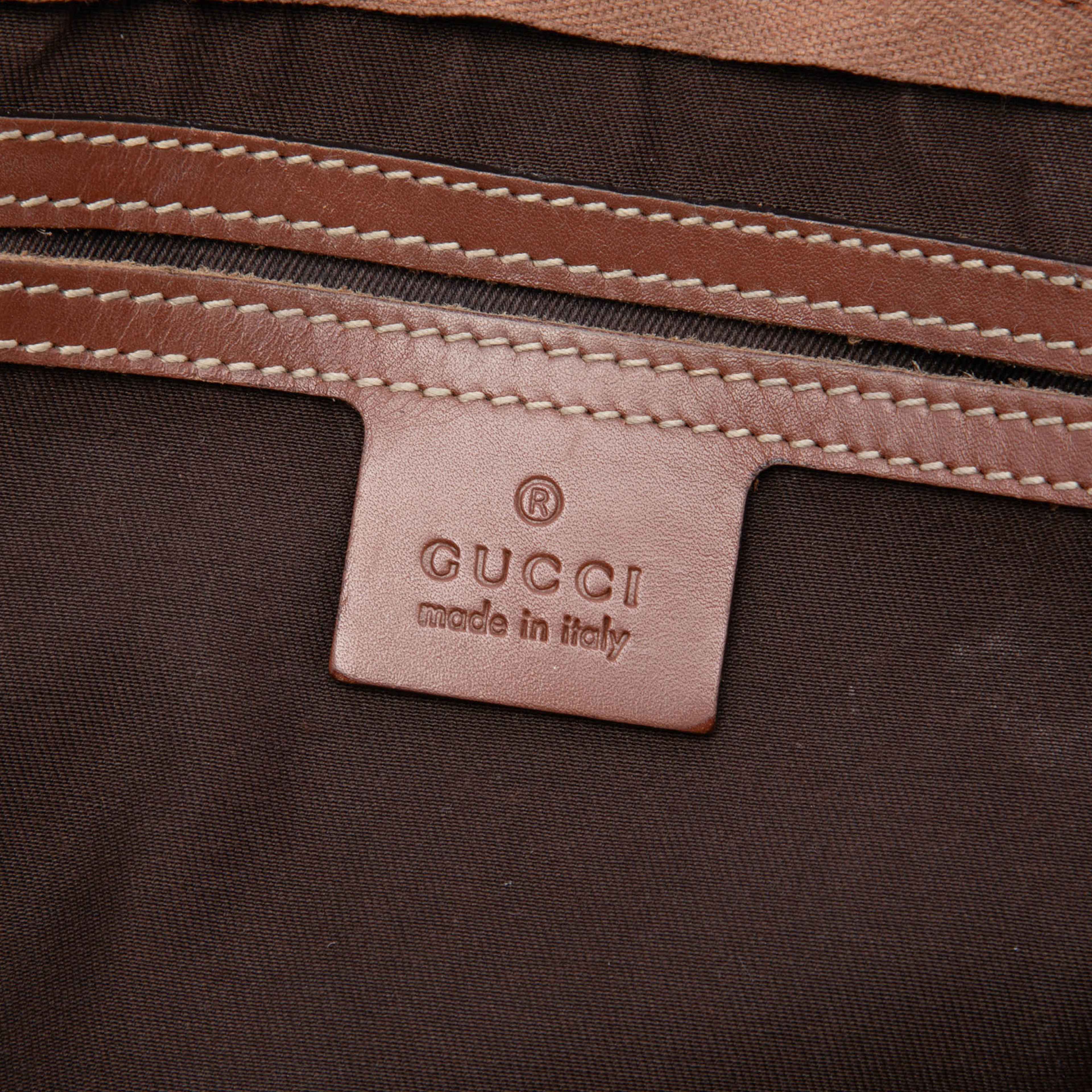 Gucci Medium Gg Supreme Joy Boston Bag, från Luxclusif, i färgen beige. Klicka för att öppna bilden i stort format