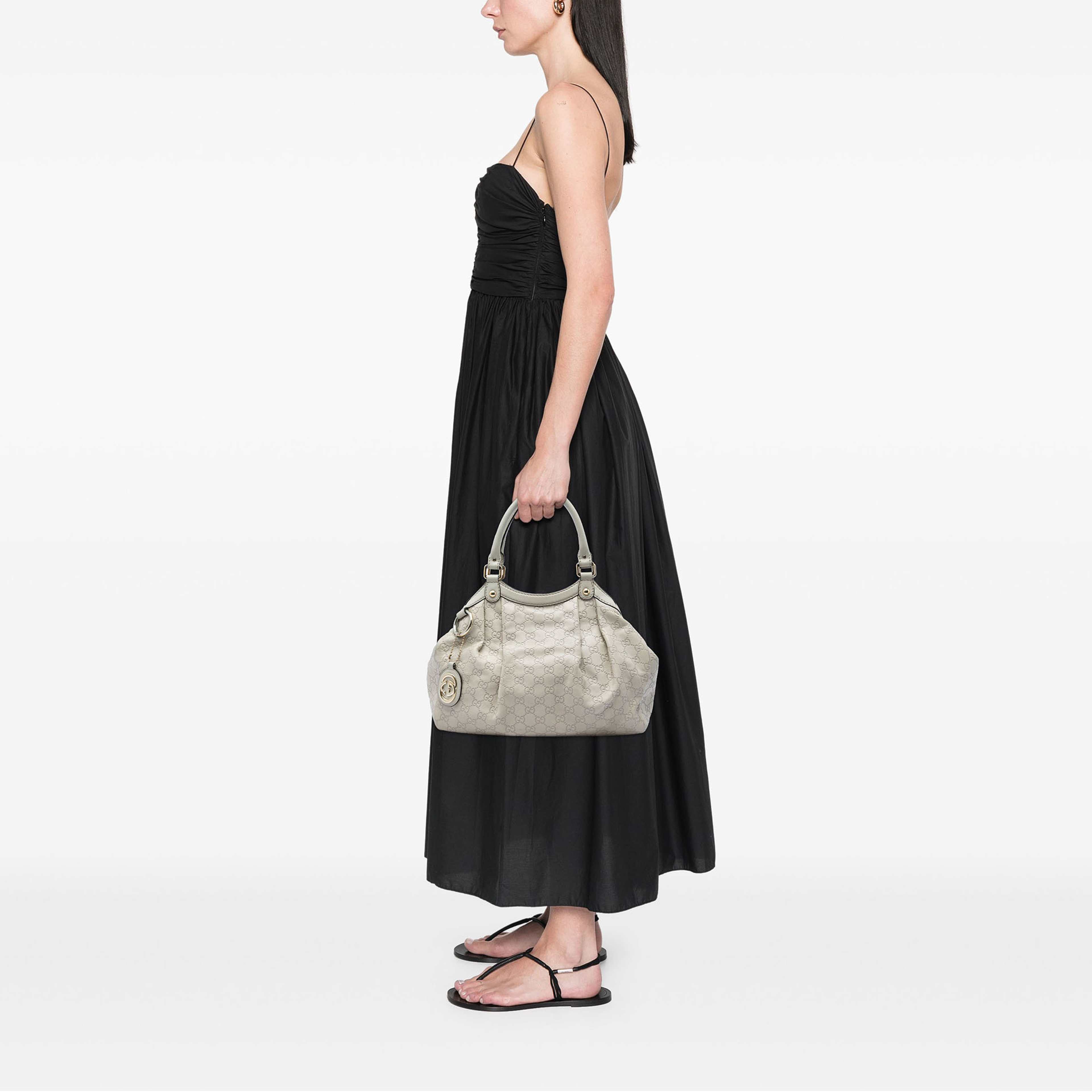 Gucci Medium Guccissima Sukey Tote, från Luxclusif, i färgen beige. Klicka för att öppna bilden i stort format