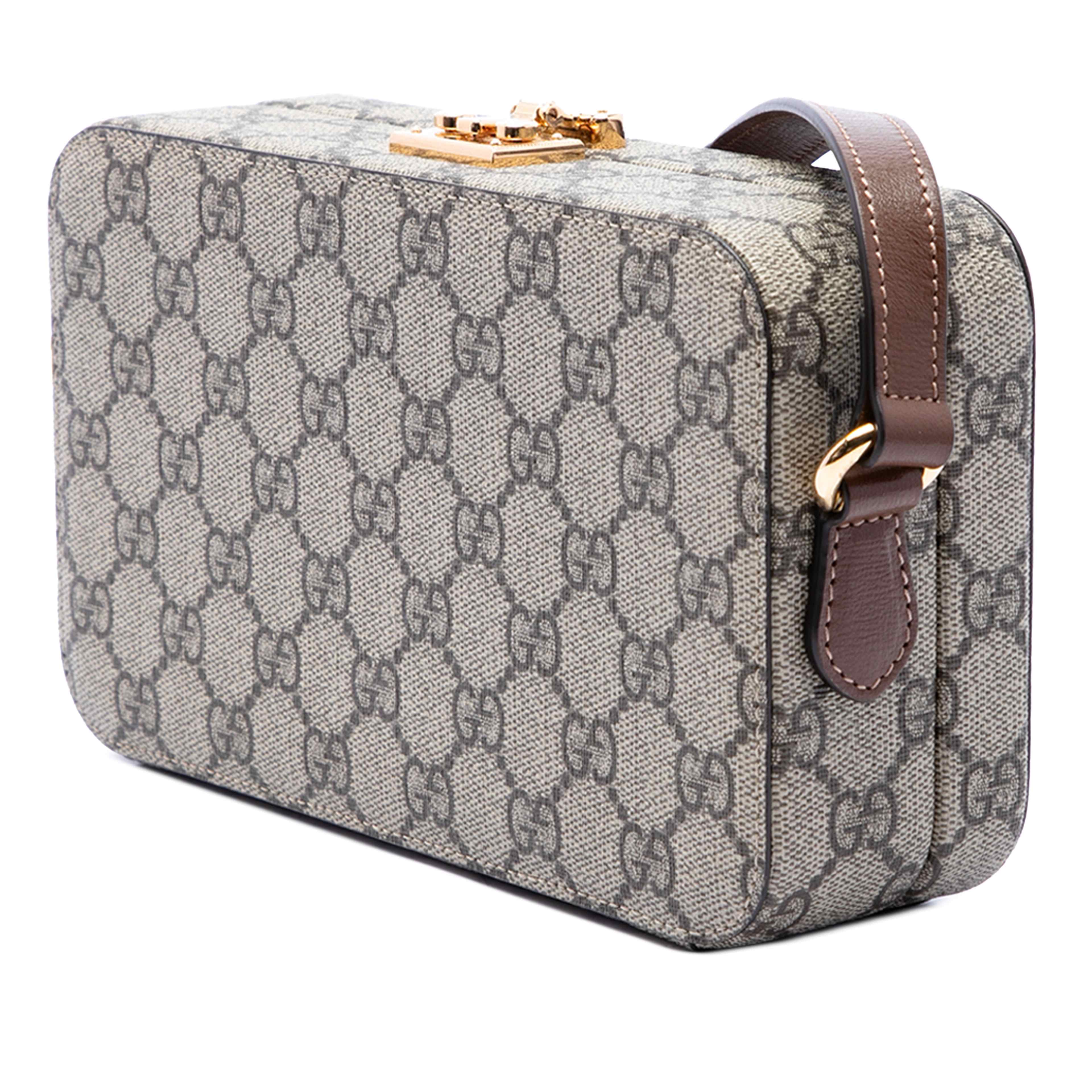 Gucci Gg Supreme Interlocking G Crossbody, från Luxclusif, i färgen beige. Klicka för att öppna bilden i stort format