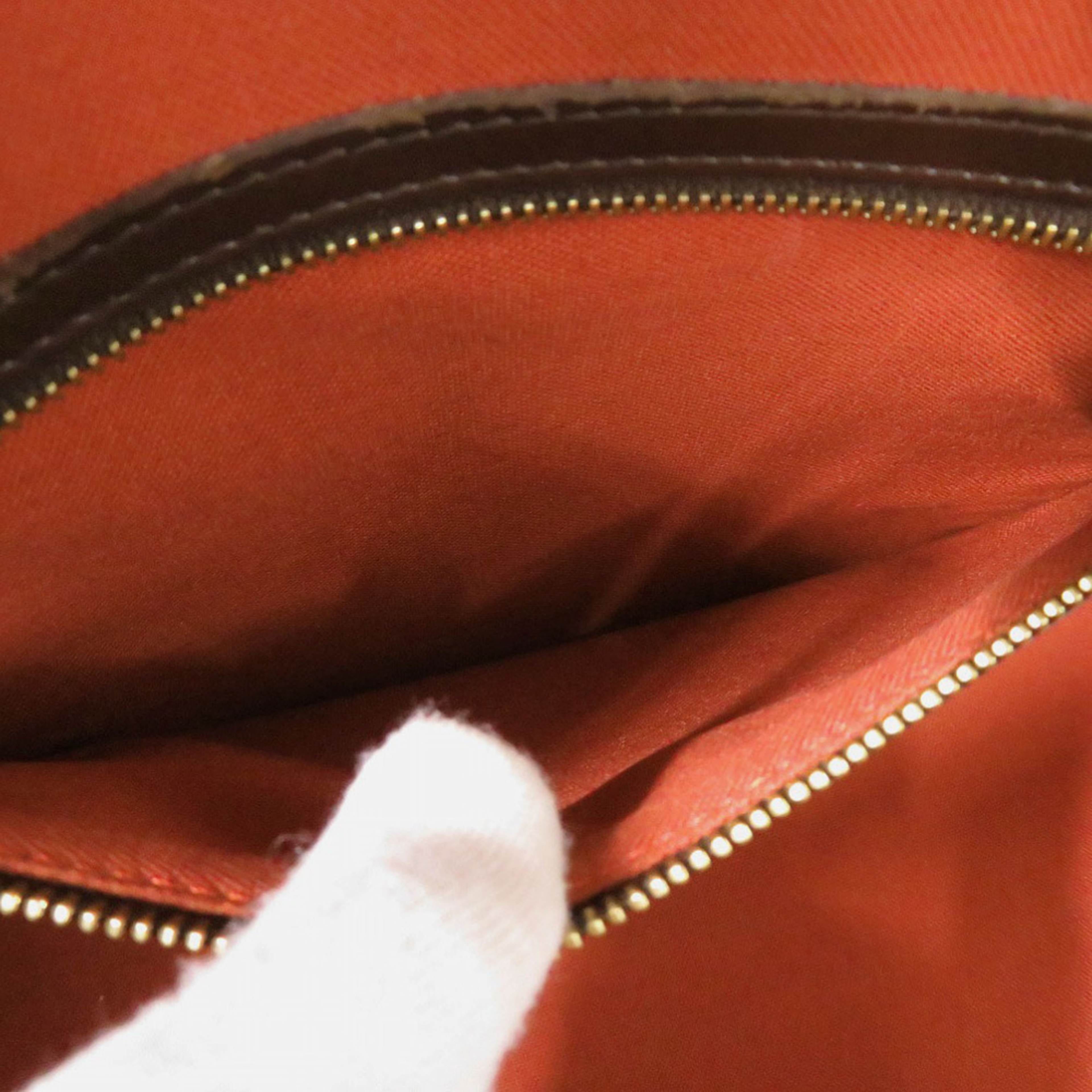 Louis Vuitton Damier Ebene Nolita, från Luxclusif, i färgen brown. Klicka för att öppna bilden i stort format