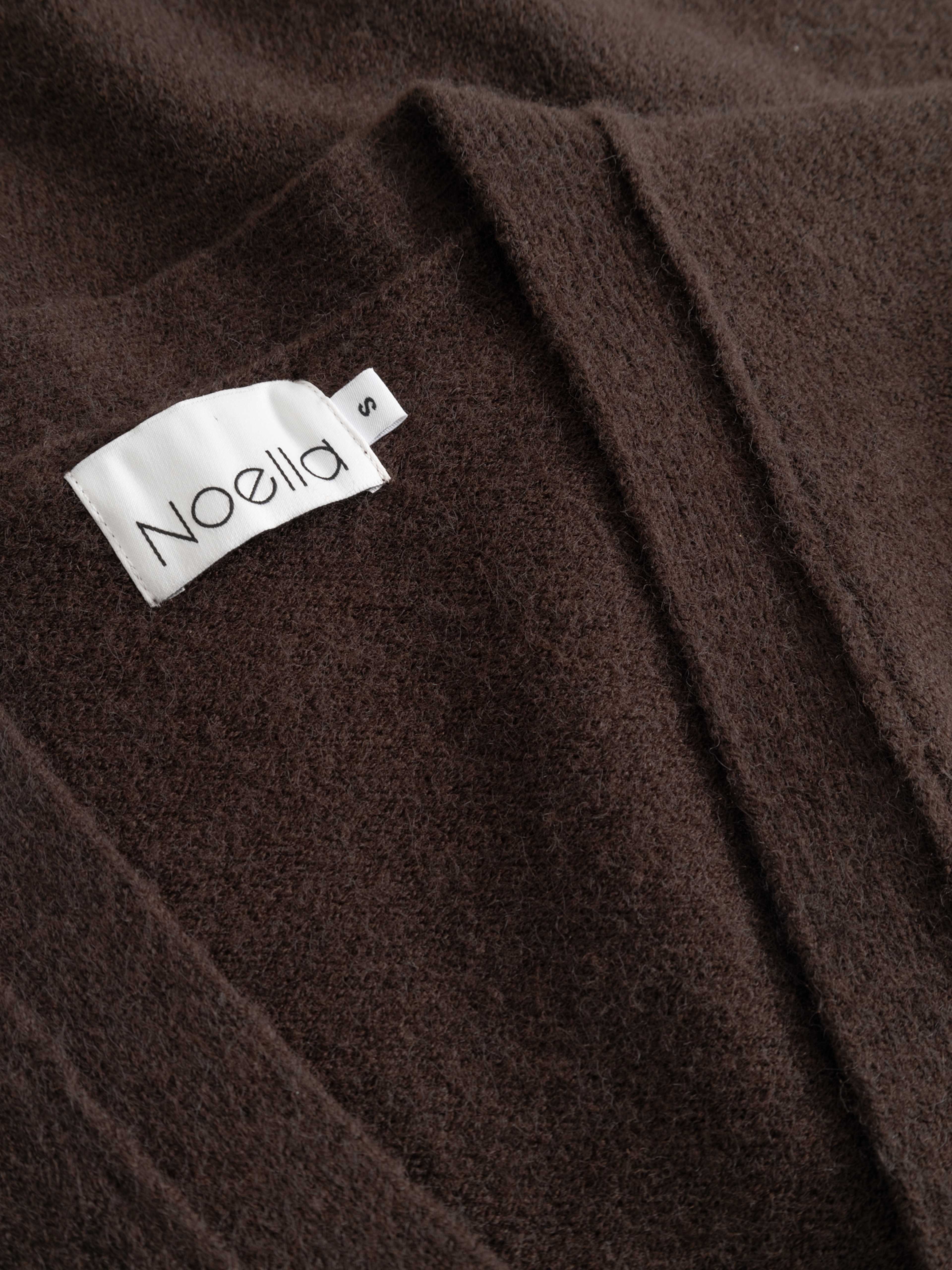 Lenyx Knit Cardigan - Chocolate, från Noella, i färgen chocolate. Klicka för att öppna bilden i stort format