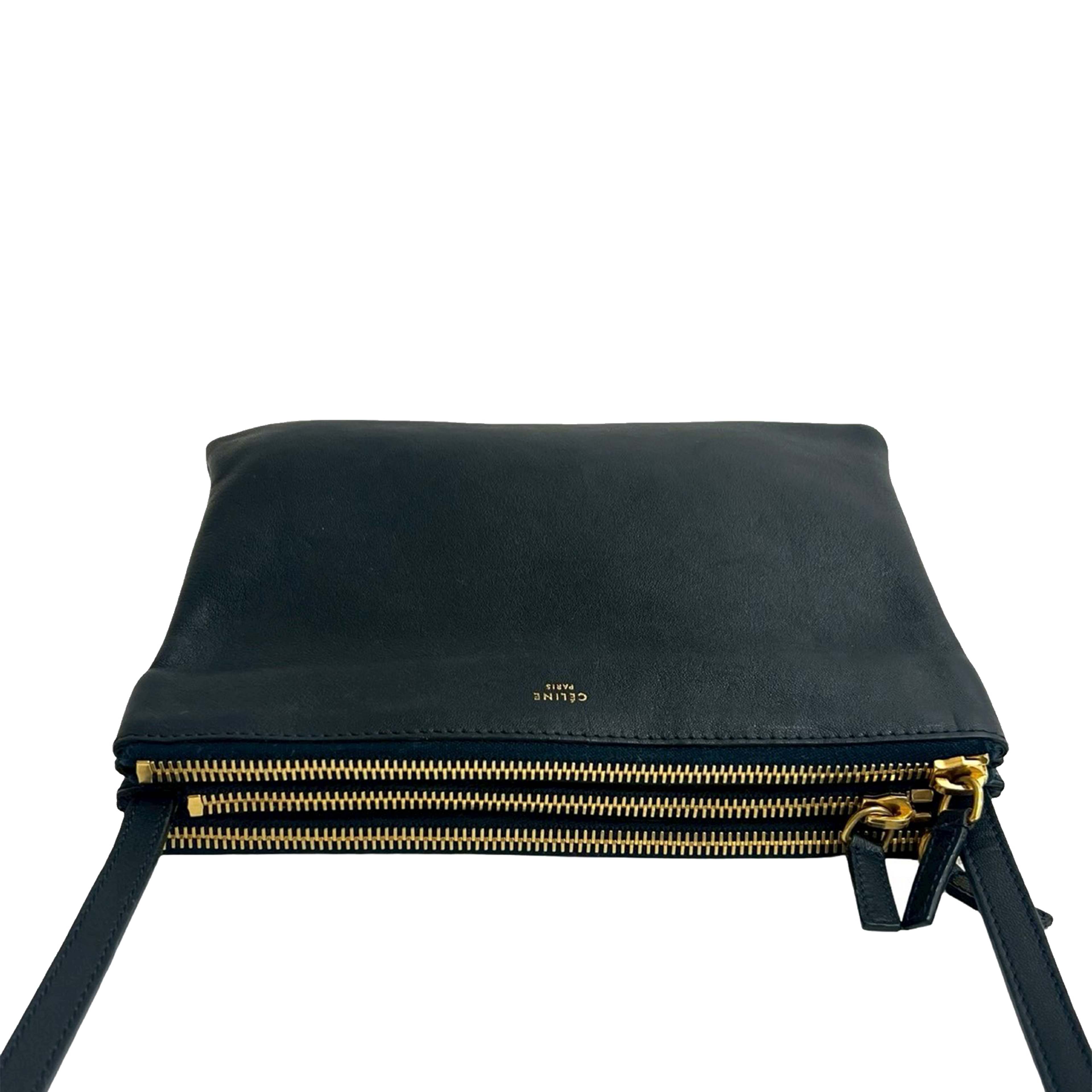 Celine Small Lambskin Trio Crossbody, från Luxclusif, i färgen black. Klicka för att öppna bilden i stort format