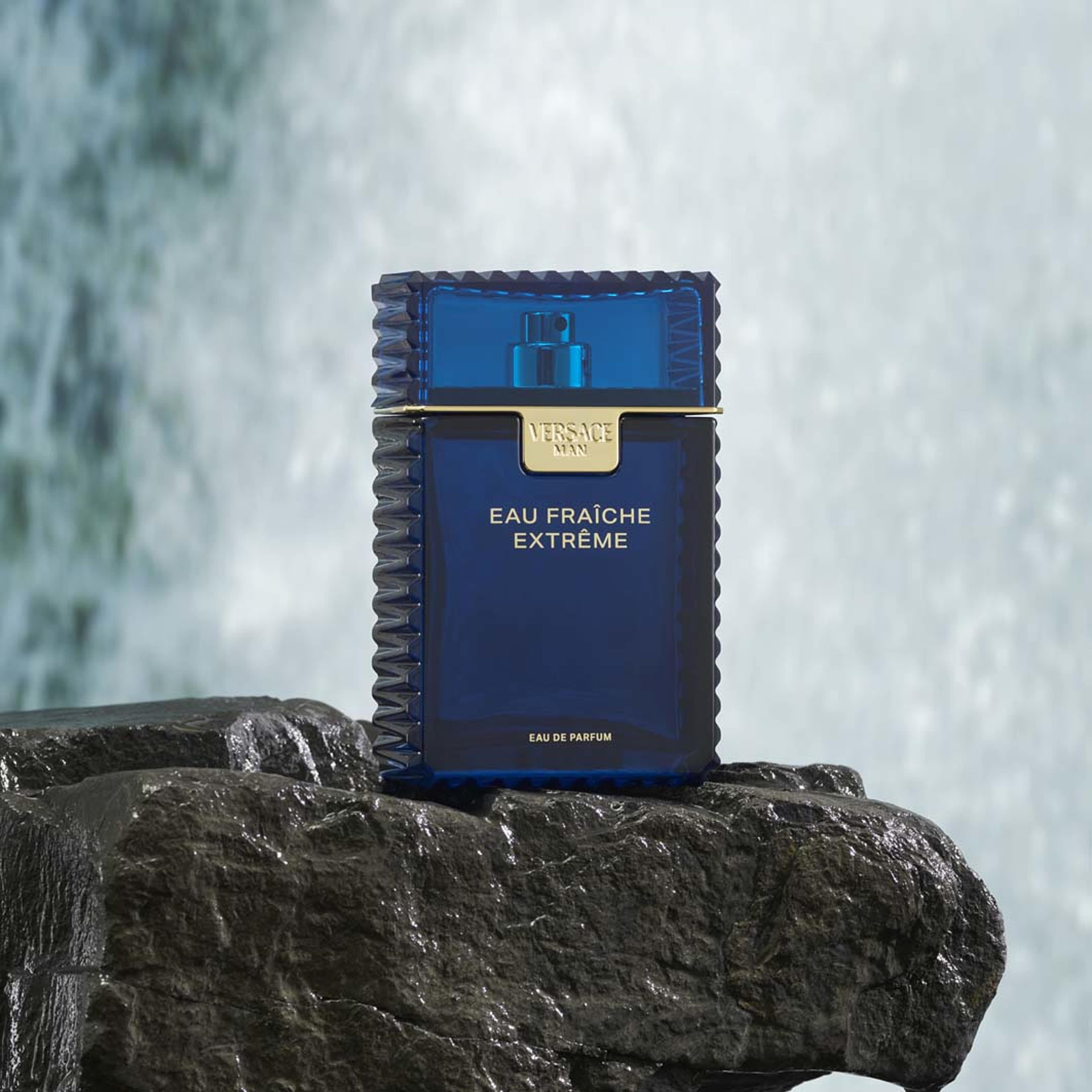 Eau Fraiche Extreme EdP, från Versace. Klicka för att öppna bilden i stort format