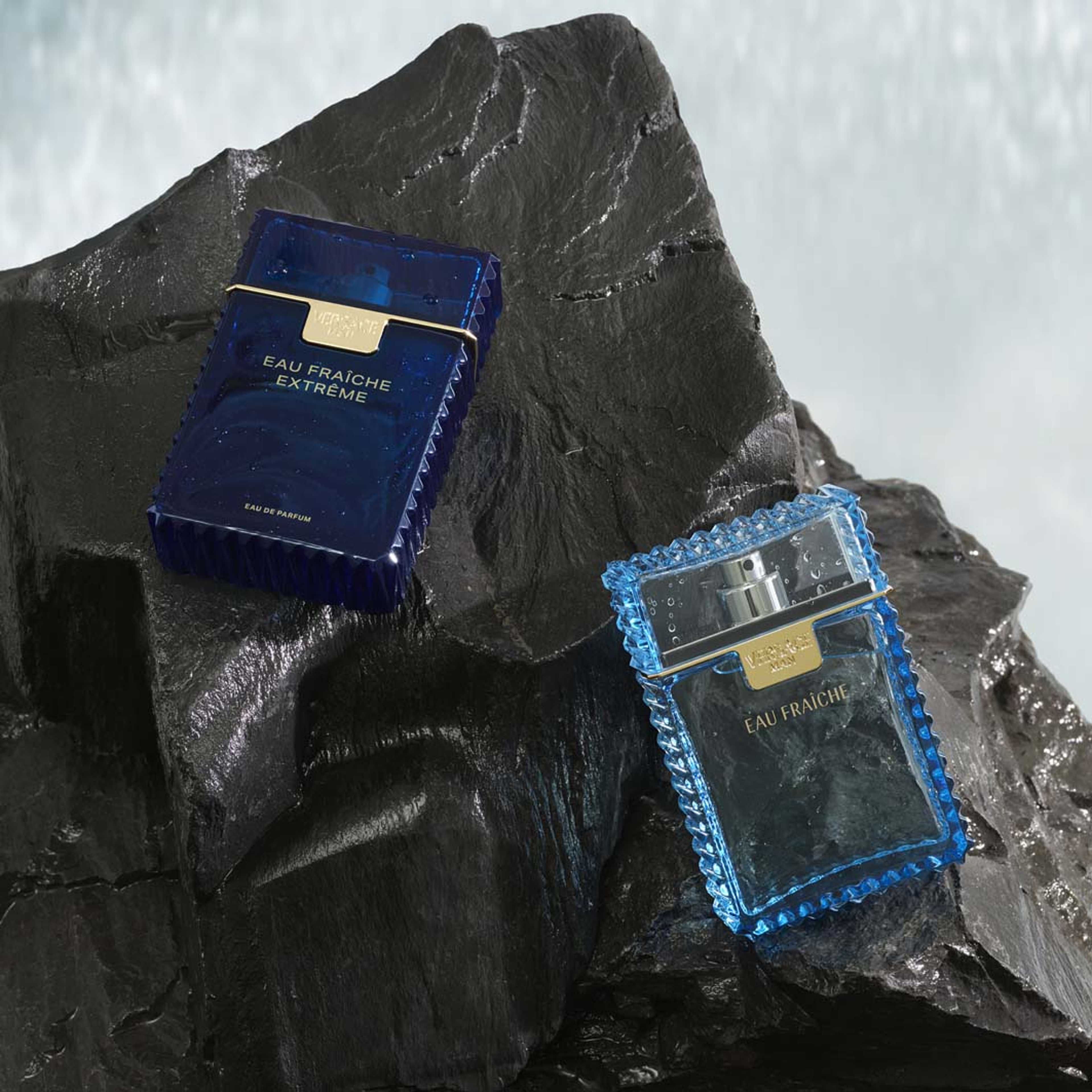 Eau Fraiche Extreme Deodorant Stick, från Versace. Klicka för att öppna bilden i stort format