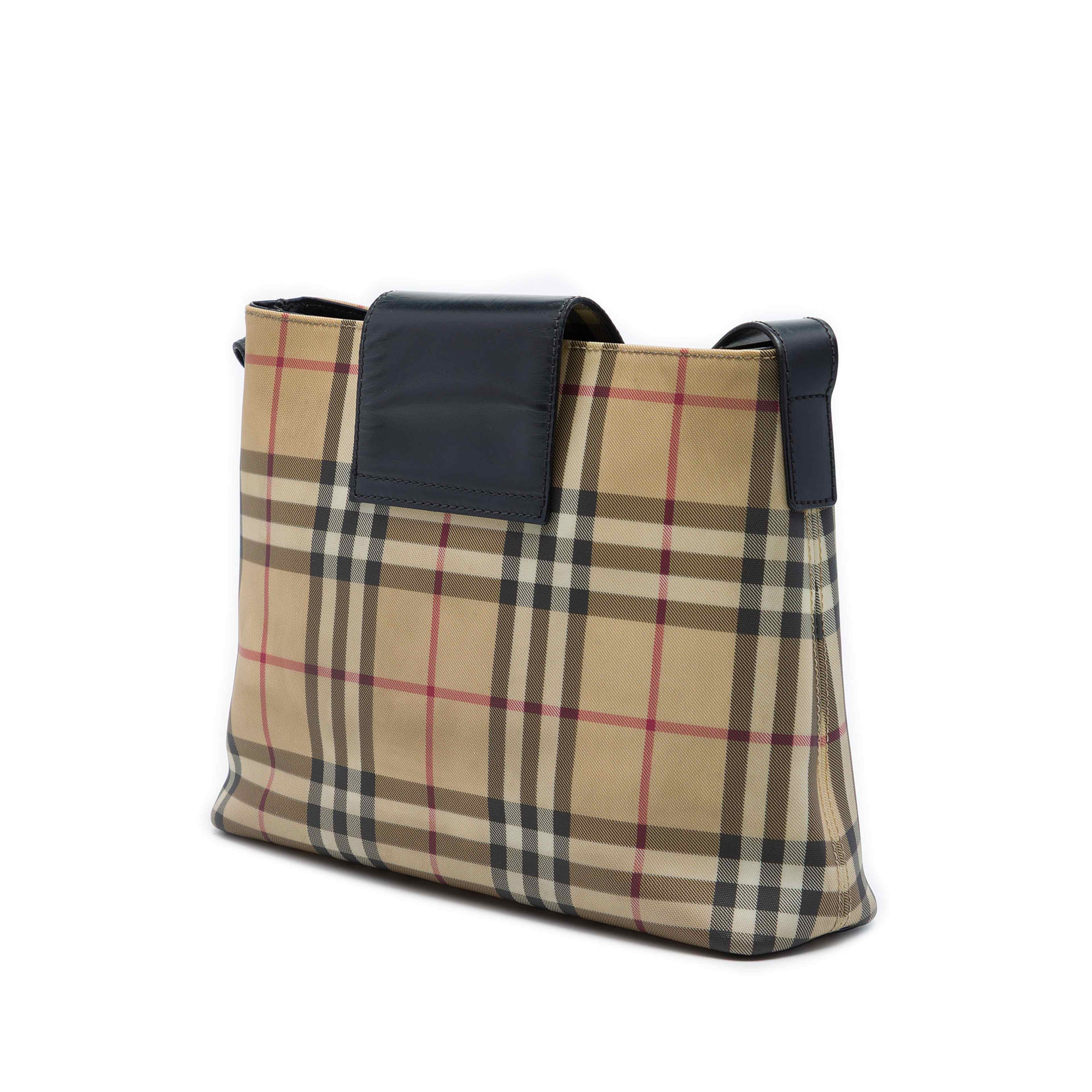 Burberry House Check Coated Canvas Shoulder Bag, från Luxclusif, i färgen beige. Klicka för att öppna bilden i stort format