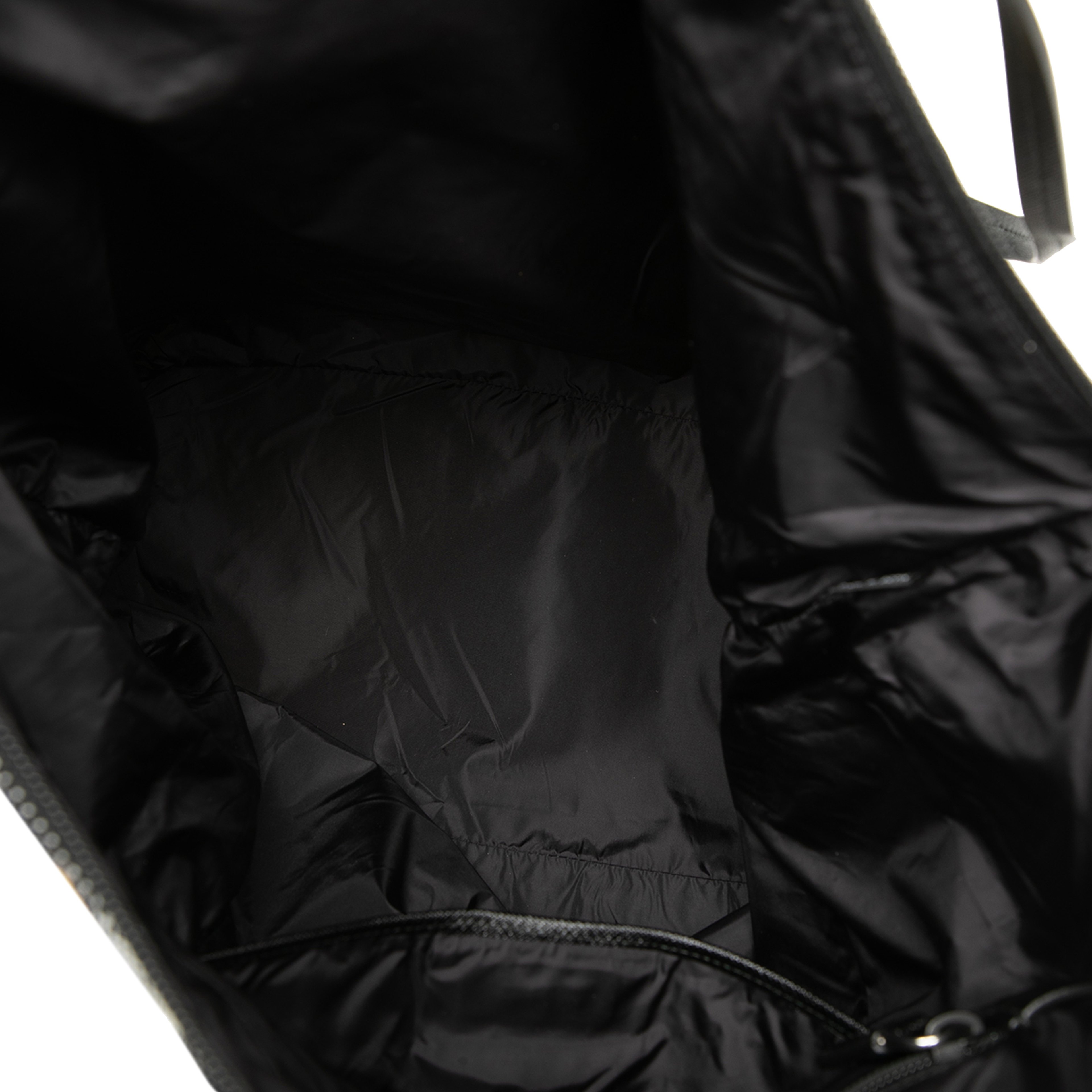 Prada Tessuto Stampato Satchel, från Luxclusif, i färgen black. Klicka för att öppna bilden i stort format