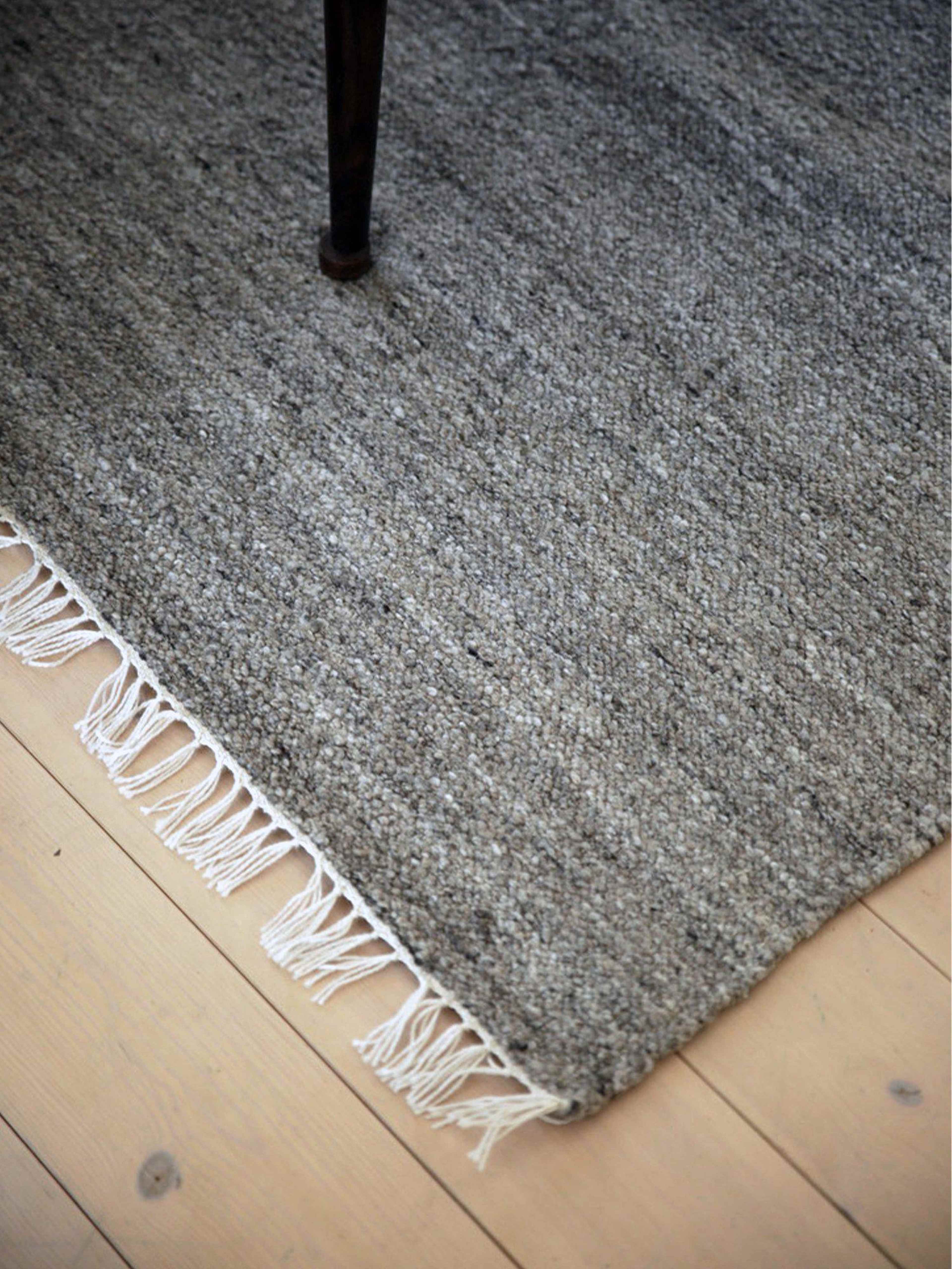 Leon Matta, från Svanefors, i färgen brun. Klicka för att öppna bilden i stort format