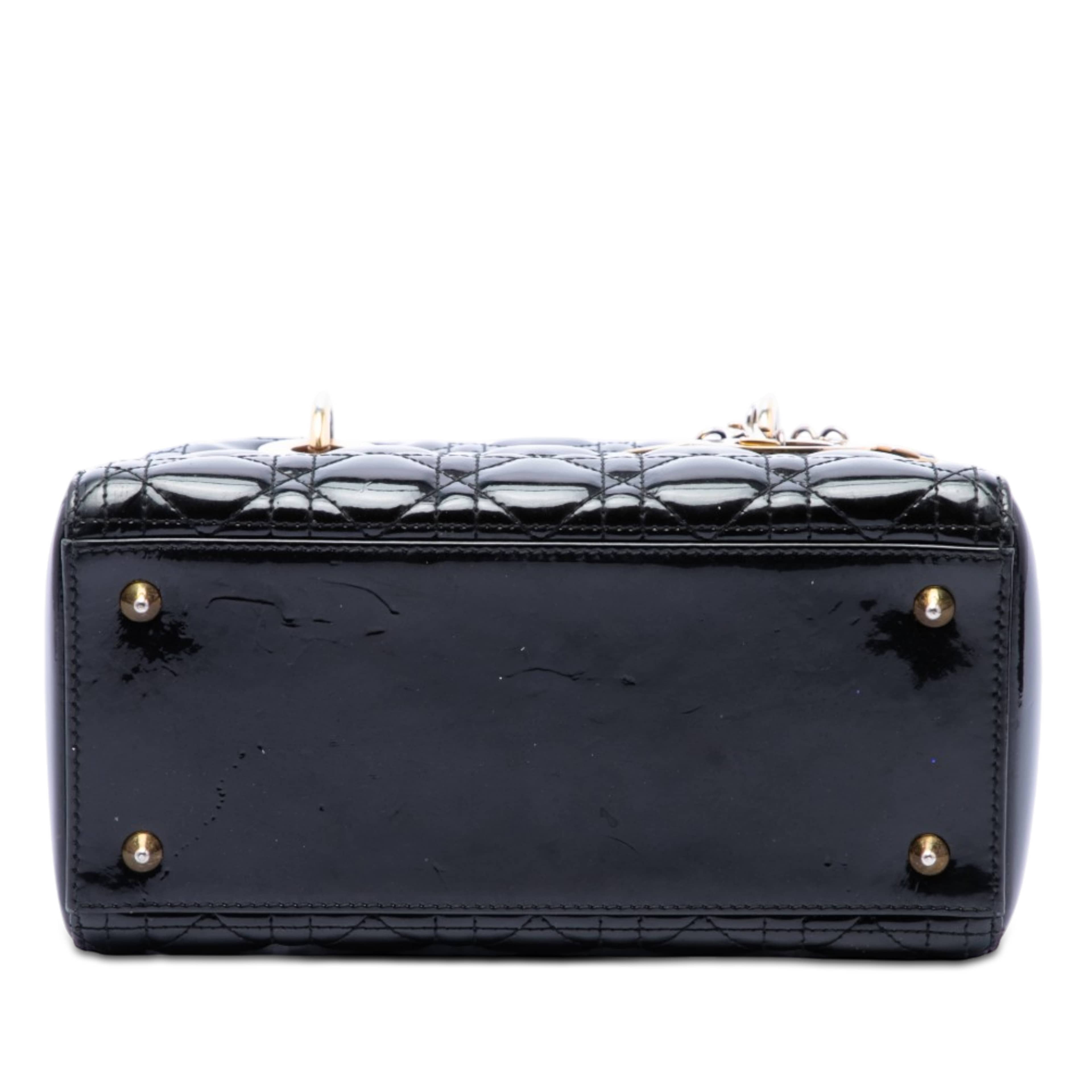 Dior Medium Patent Cannage Lady Dior, från Luxclusif, i färgen black. Klicka för att öppna bilden i stort format
