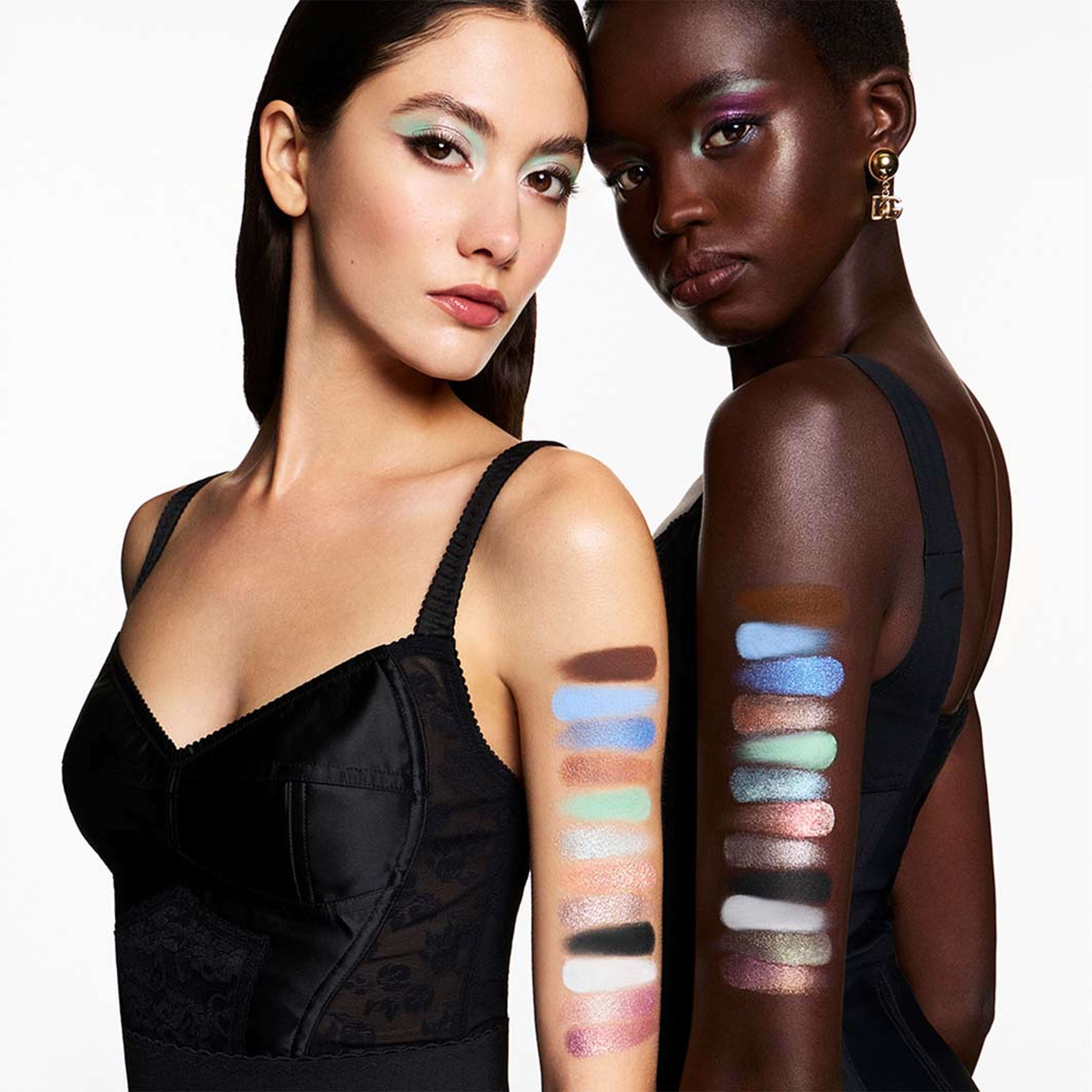 Eye Dare You! Beyond Multi-Finish Palette, från Dolce & Gabbana. Klicka för att öppna bilden i stort format