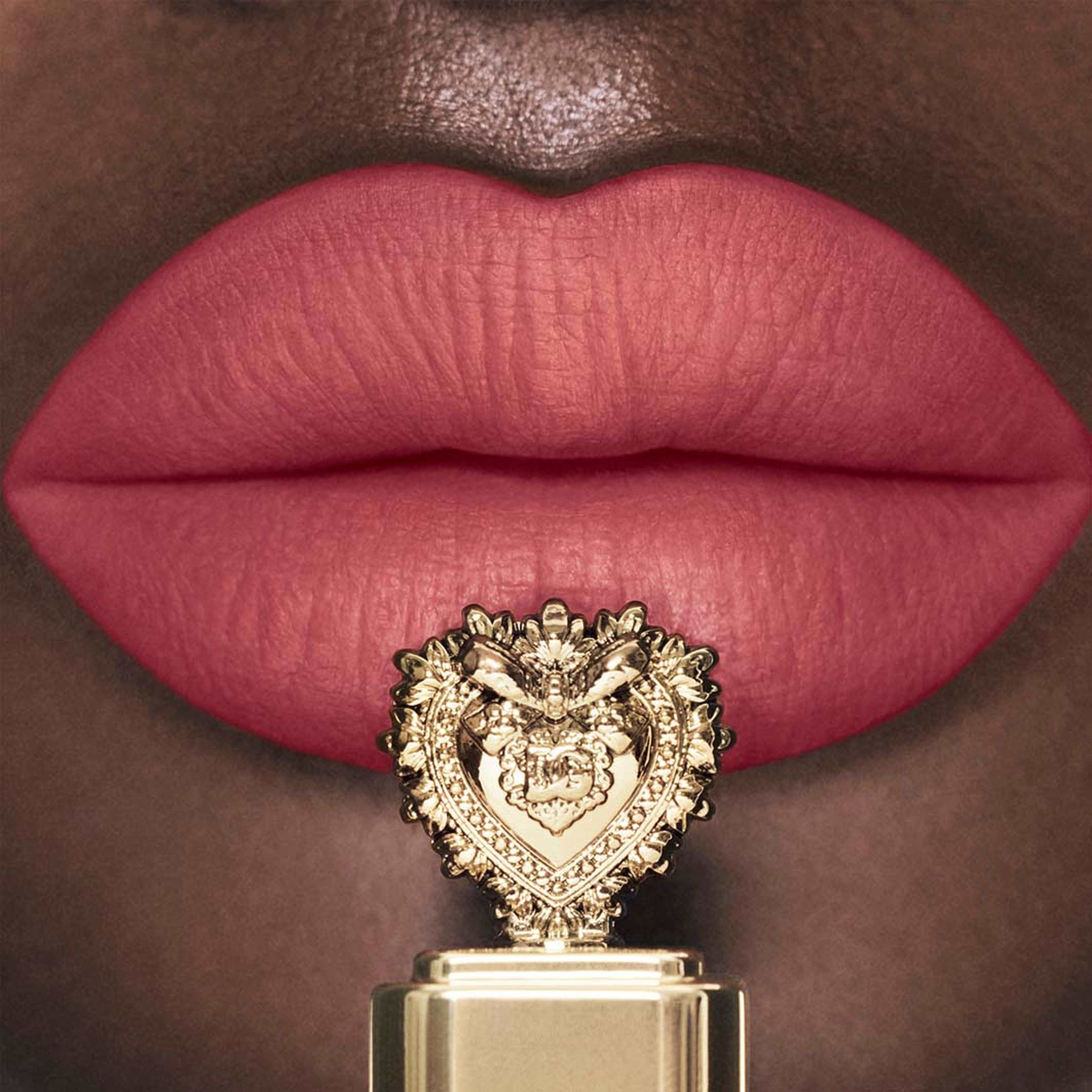 Everkiss Liquid Lip No Transfer Soft Matte Lipstick, från Dolce & Gabbana, i färgen Passion. Klicka för att öppna bilden i stort format