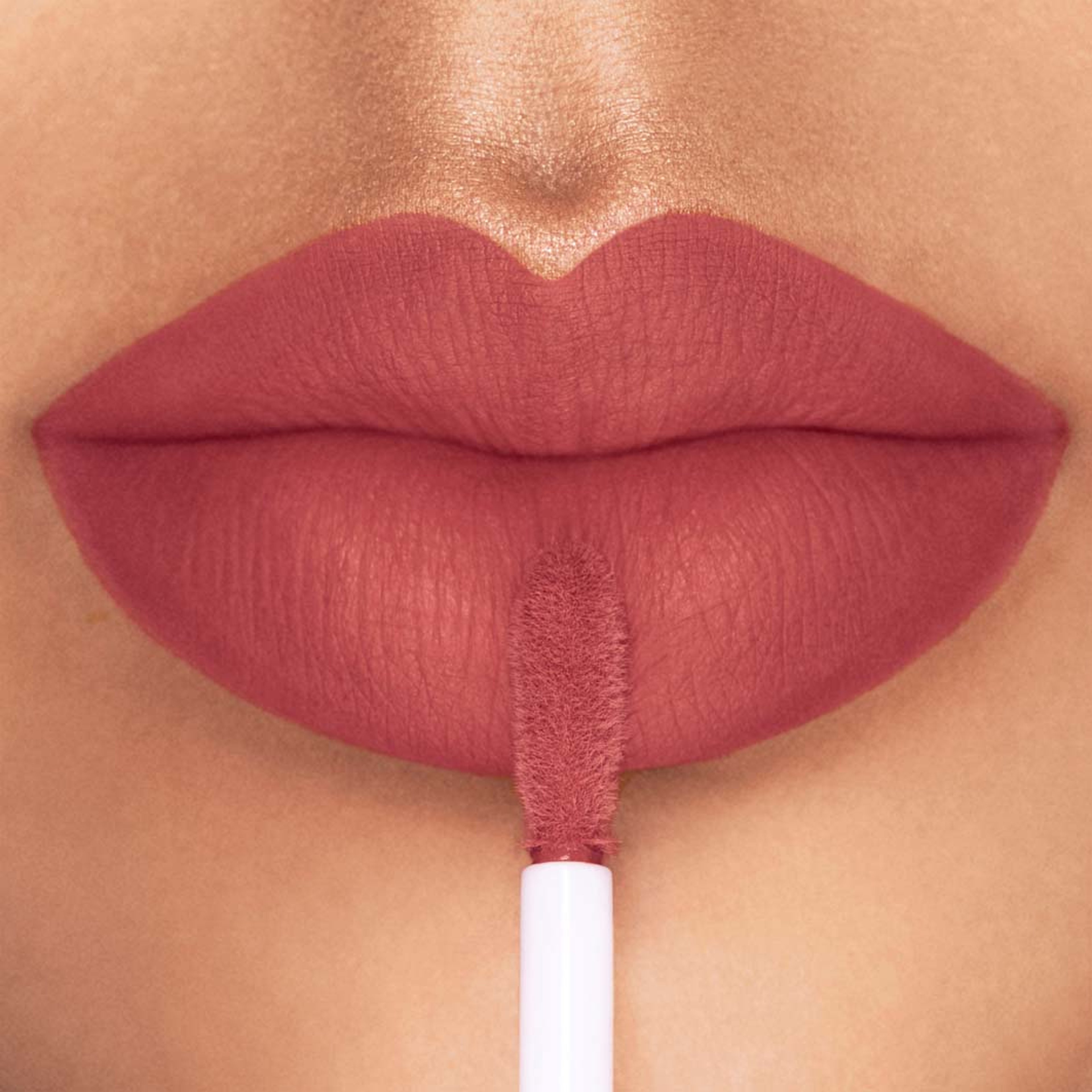 Everkiss Liquid Lip No Transfer Soft Matte Lipstick, från Dolce & Gabbana, i färgen Passion. Klicka för att öppna bilden i stort format