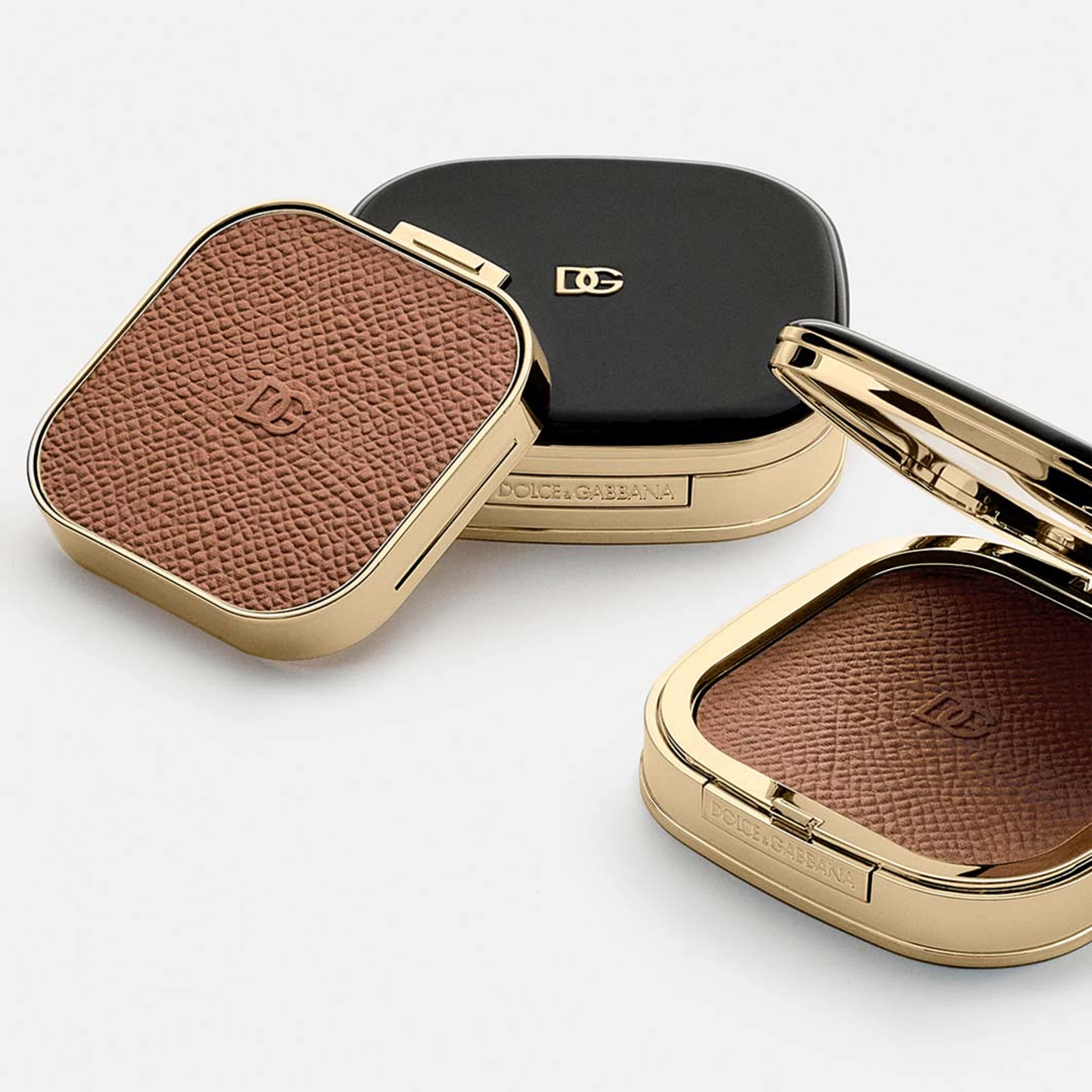 Face&Eyes Match Lasting Bronzer & Eyeshadow Powder, från Dolce & Gabbana, i färgen Medium Deep. Klicka för att öppna bilden i stort format