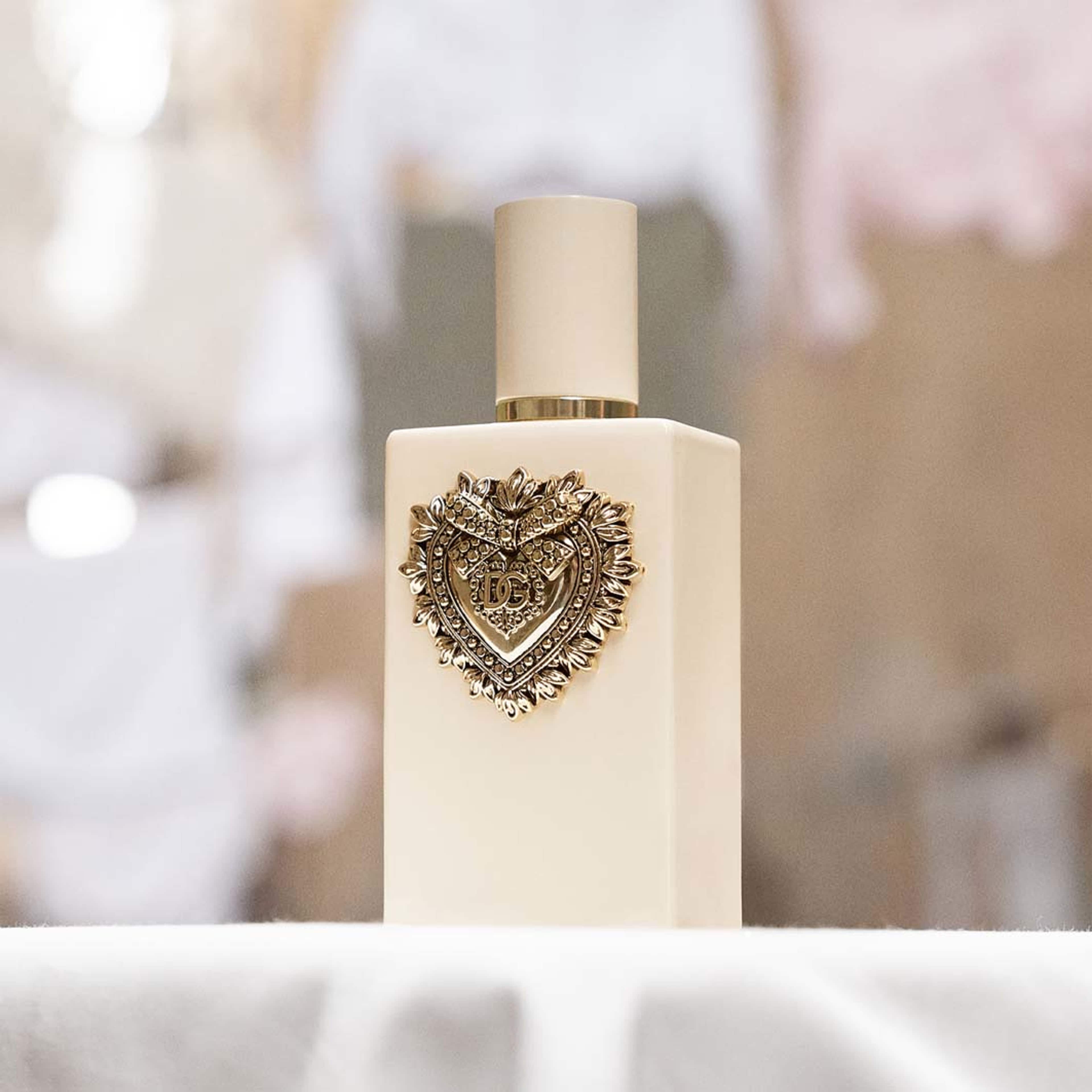 Your Devotion Eau de Parfum Intense, från Dolce & Gabbana. Klicka för att öppna bilden i stort format