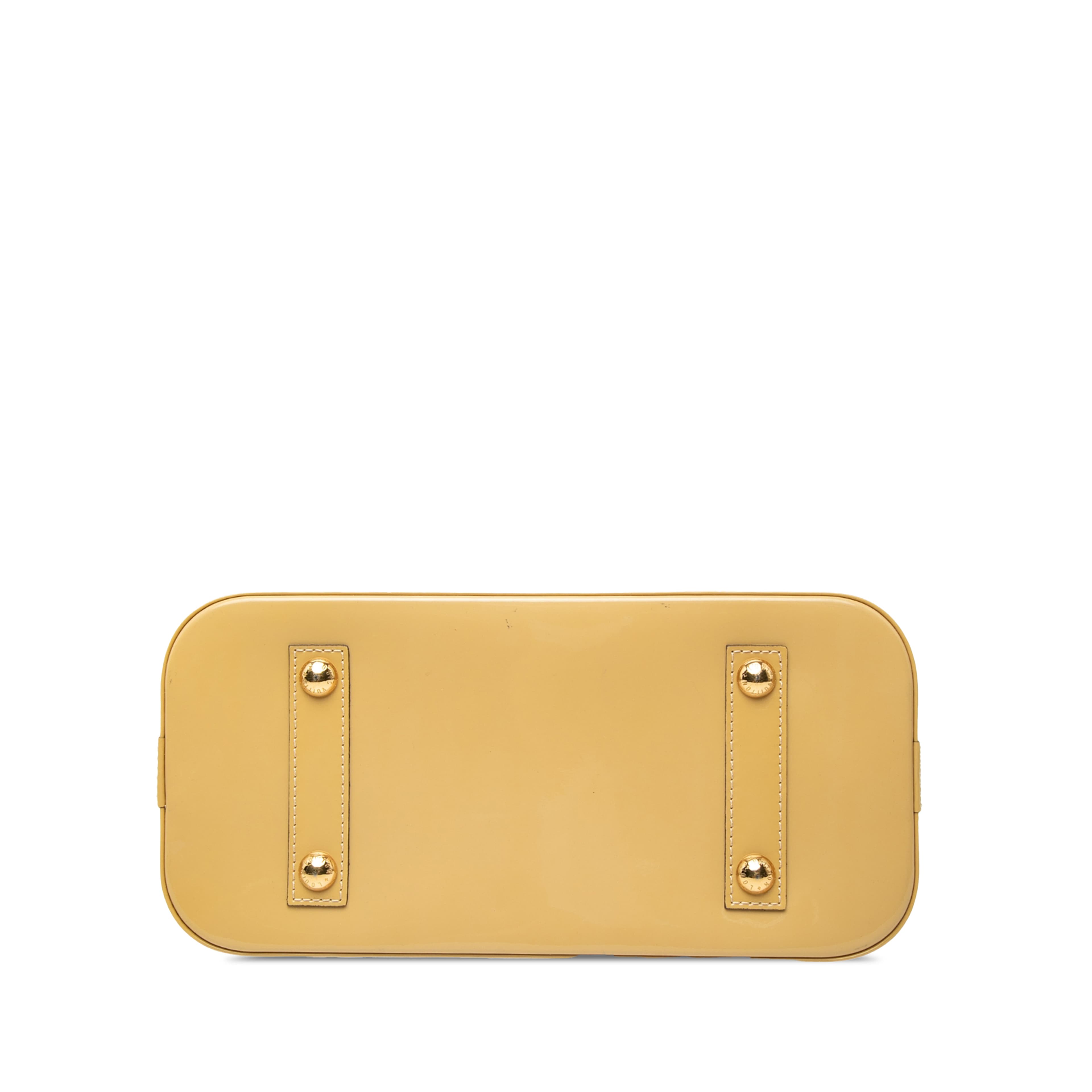 Louis Vuitton Monogram Vernis Alma Pm, från Luxclusif, i färgen beige. Klicka för att öppna bilden i stort format