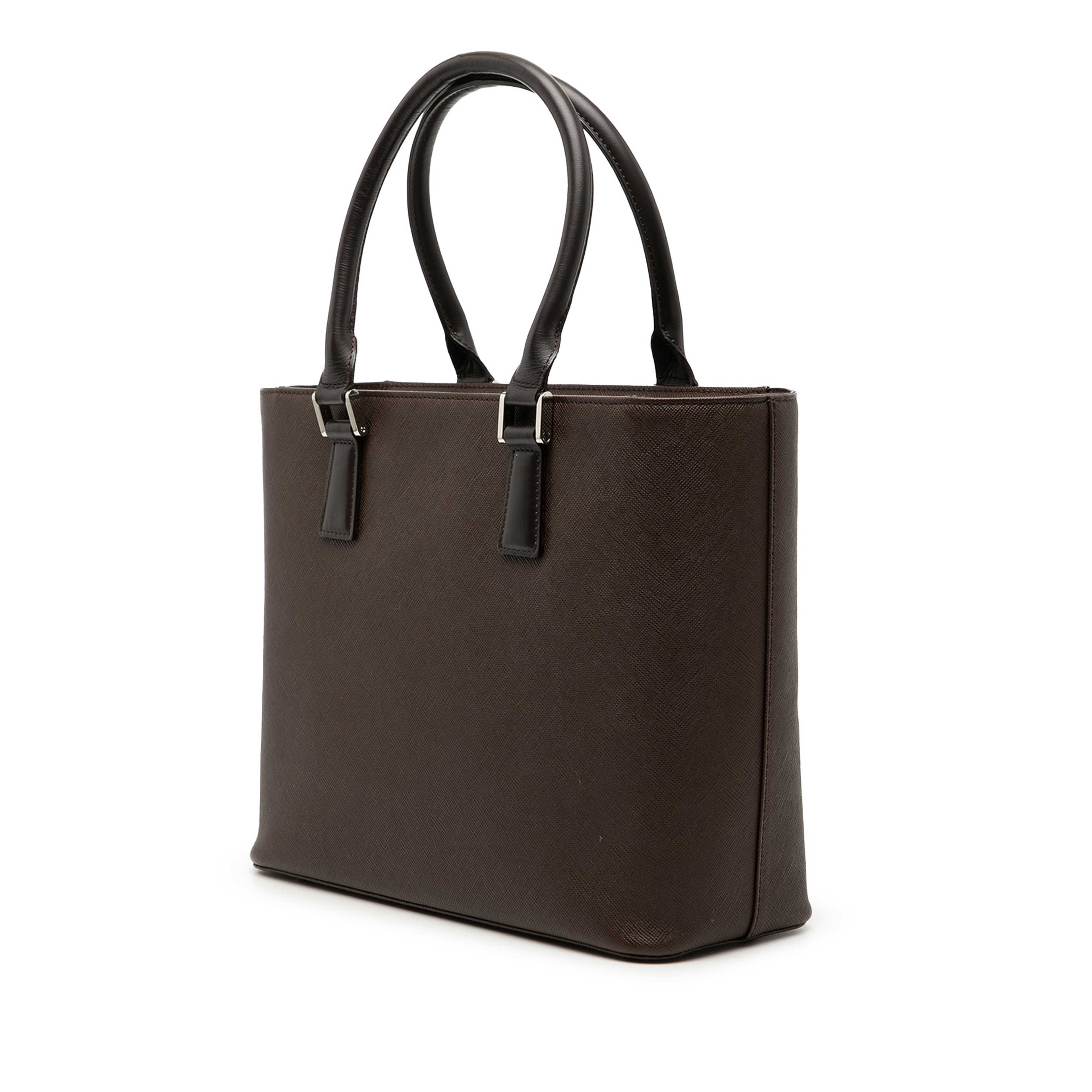 Burberry Leather Tote, från Luxclusif, i färgen brun. Klicka för att öppna bilden i stort format
