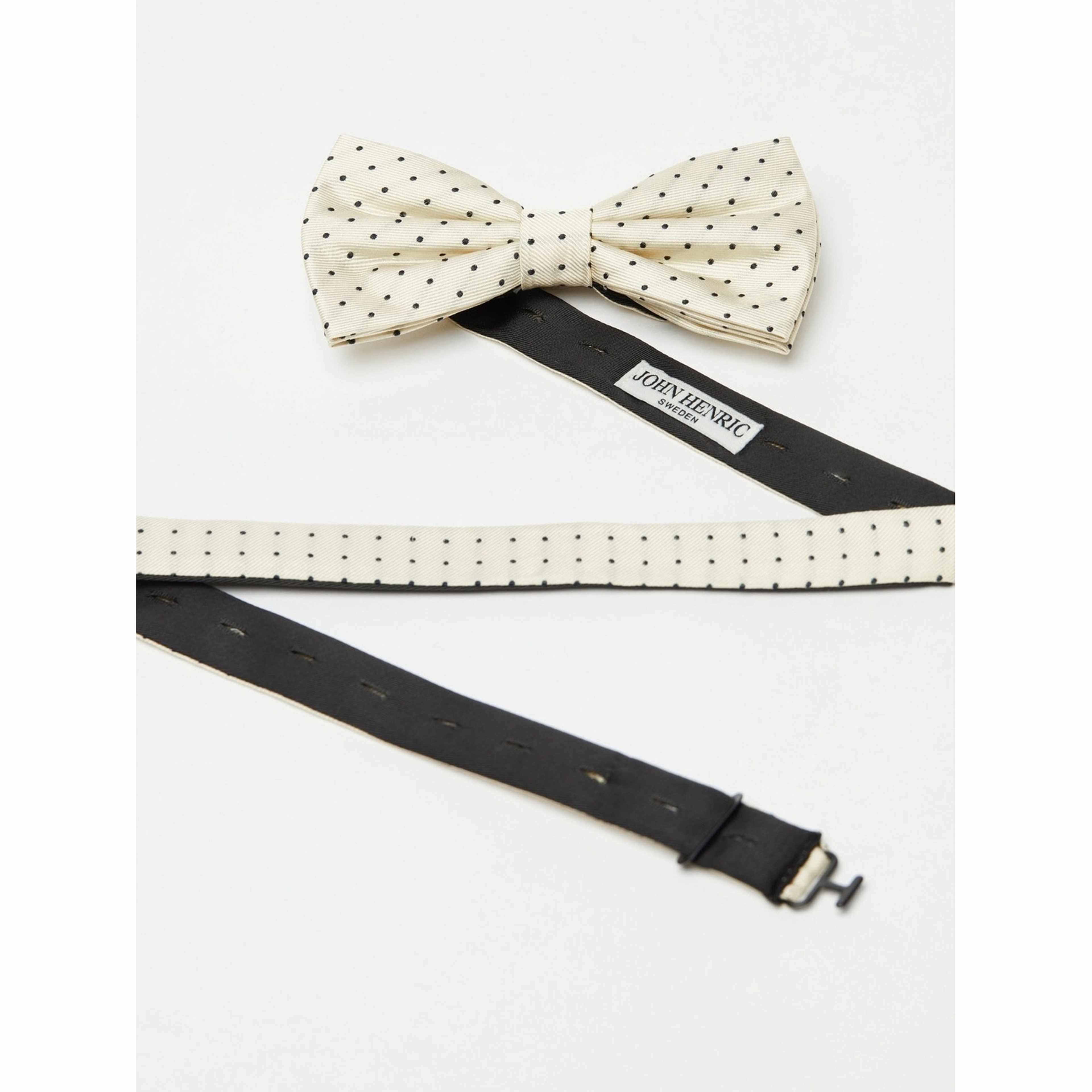 Bow Tie Dot Pre Tied