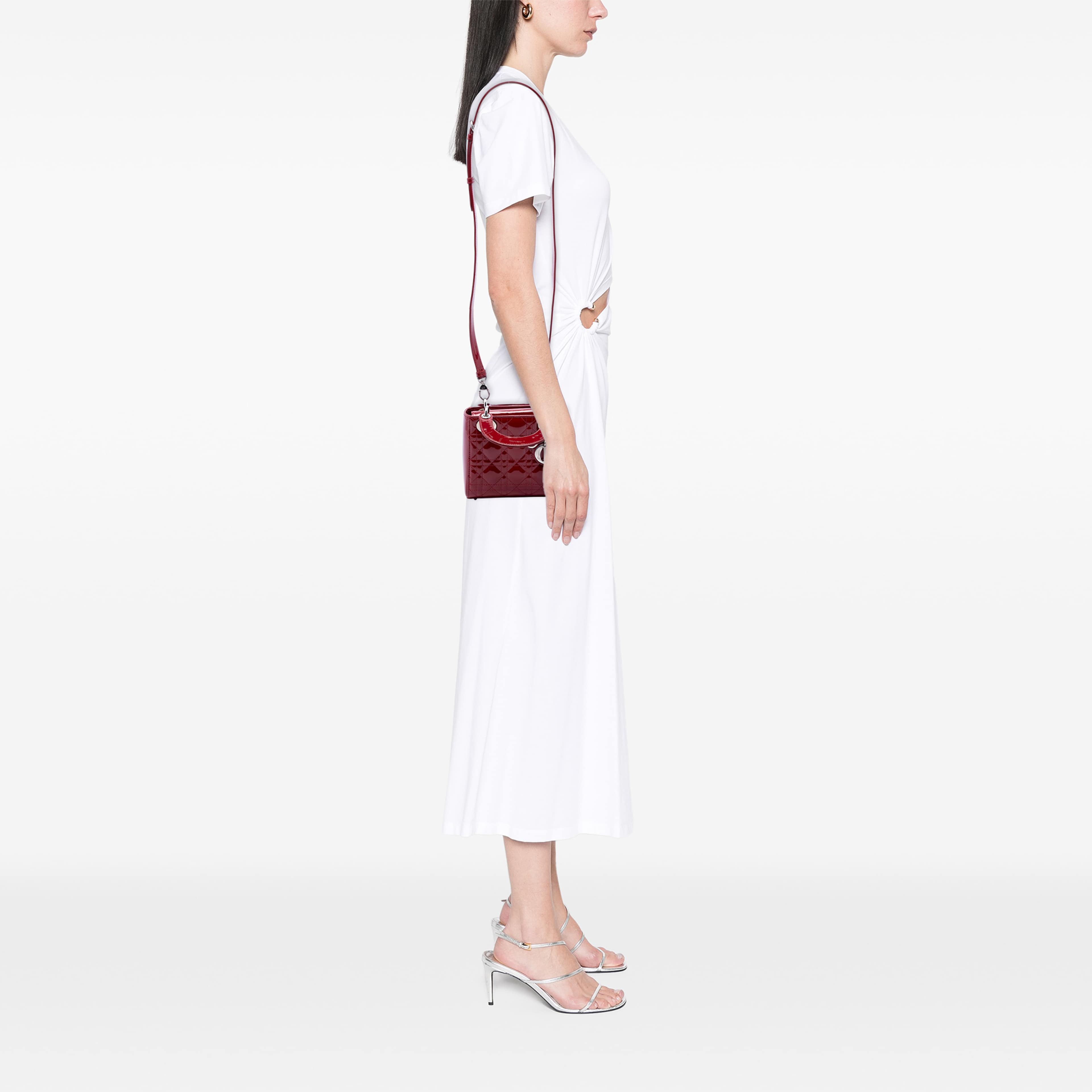 Dior Mini Patent Cannage Lady Dior, från Luxclusif, i färgen röd. Klicka för att öppna bilden i stort format