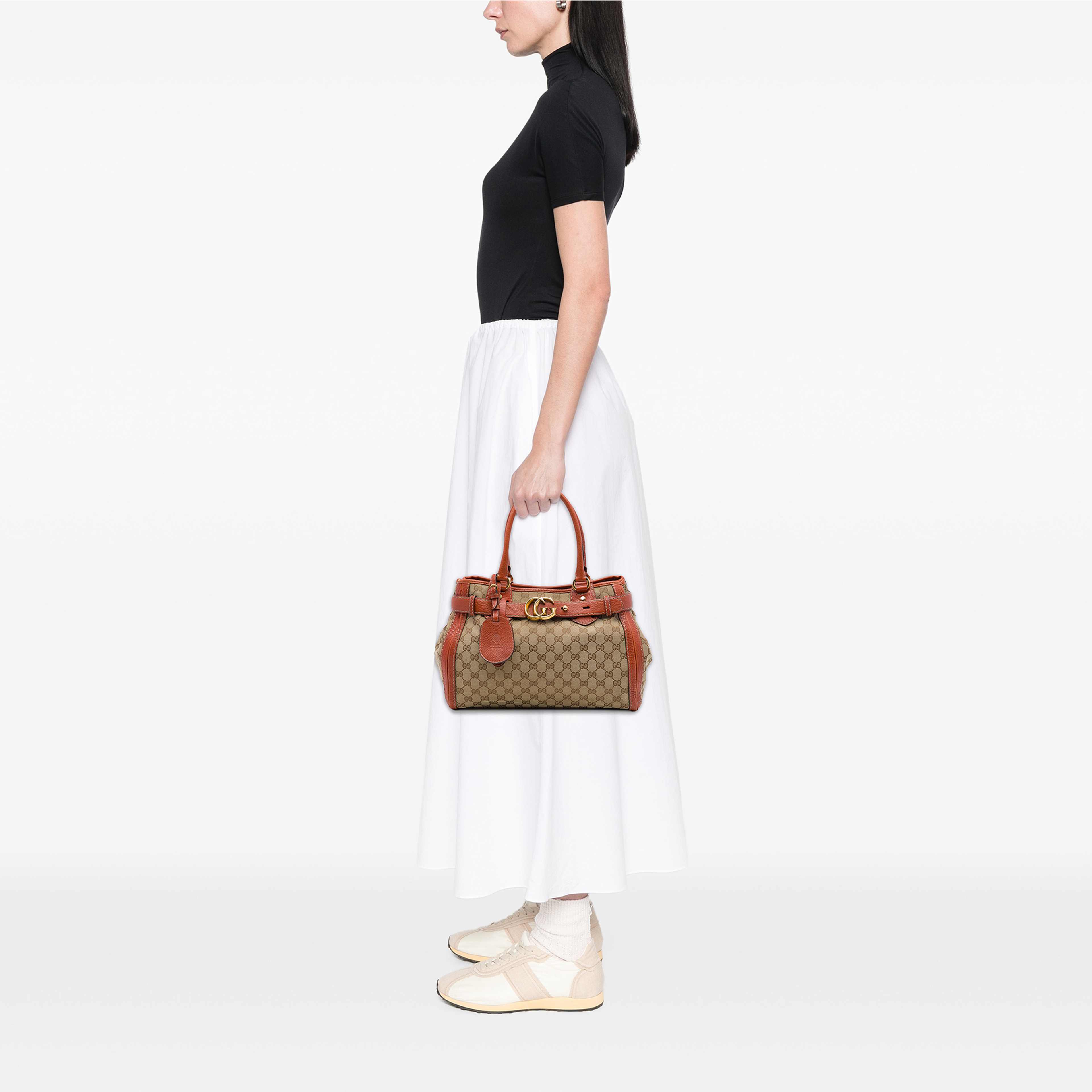 Gucci Gg Canvas Running Tote, från Luxclusif, i färgen beige. Klicka för att öppna bilden i stort format