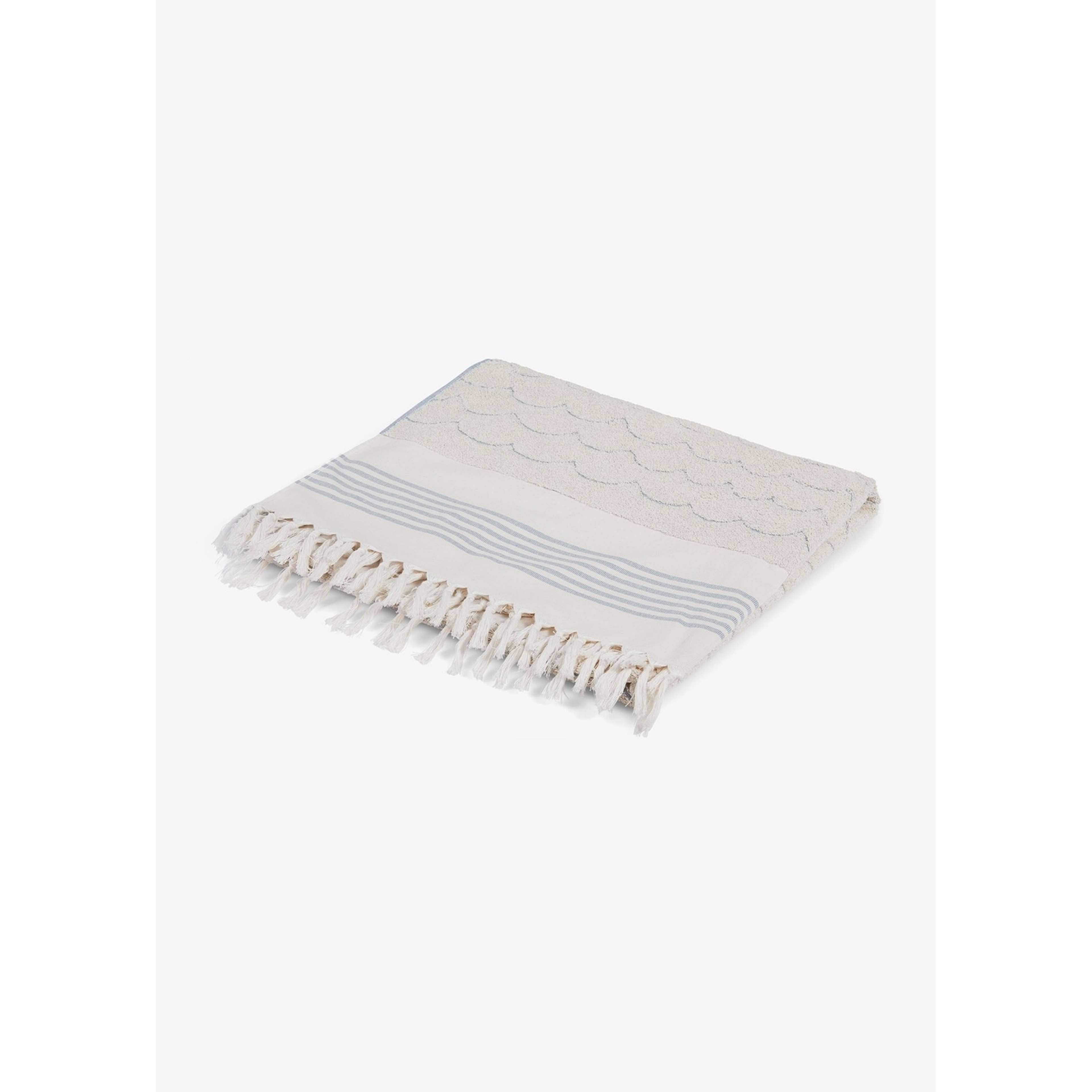 Strandhandduk Våg Ecru, från emmamalena, i färgen off-white. Klicka för att öppna bilden i stort format