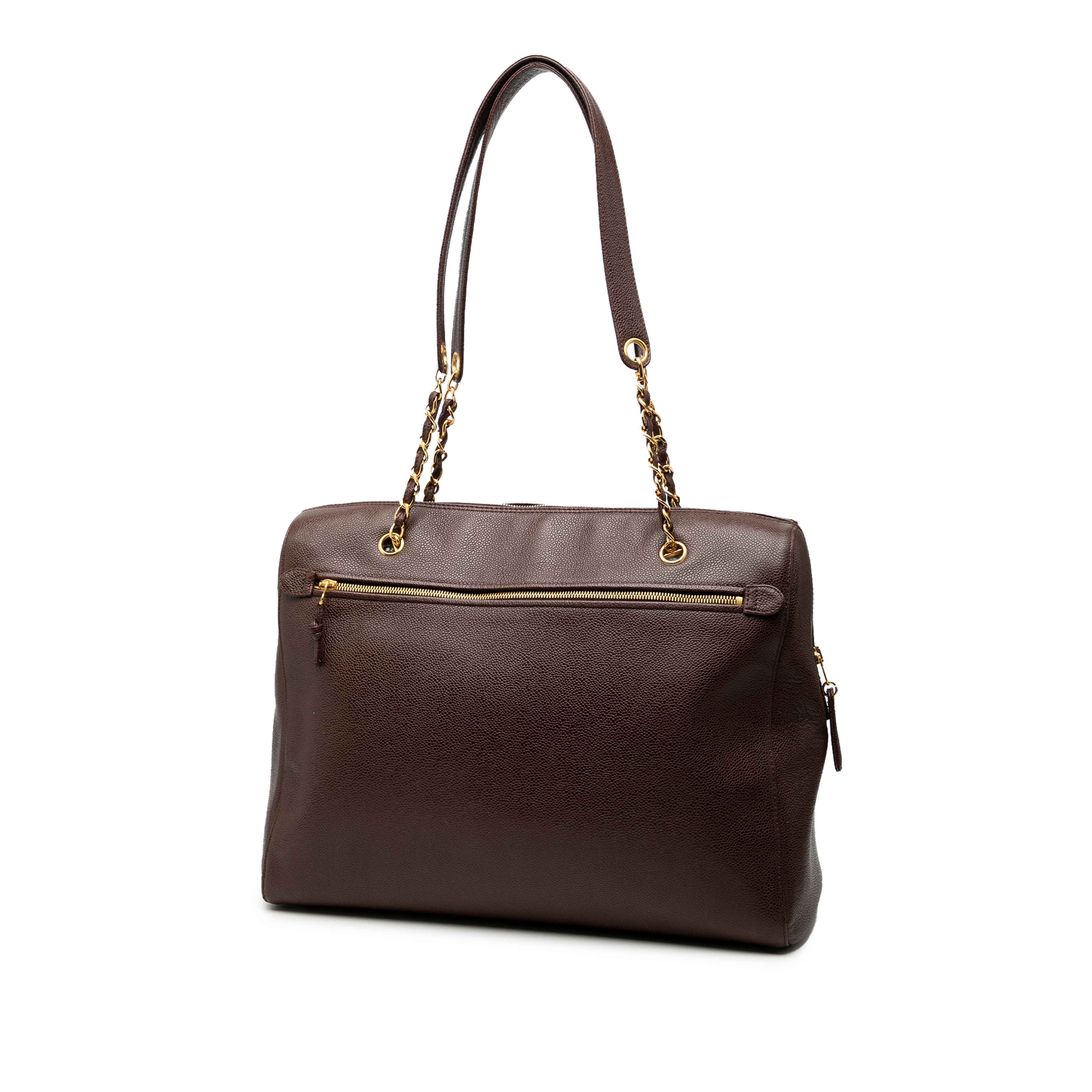 Chanel Cc Caviar Chain Zip Tote, från Luxclusif, i färgen dark brown. Klicka för att öppna bilden i stort format