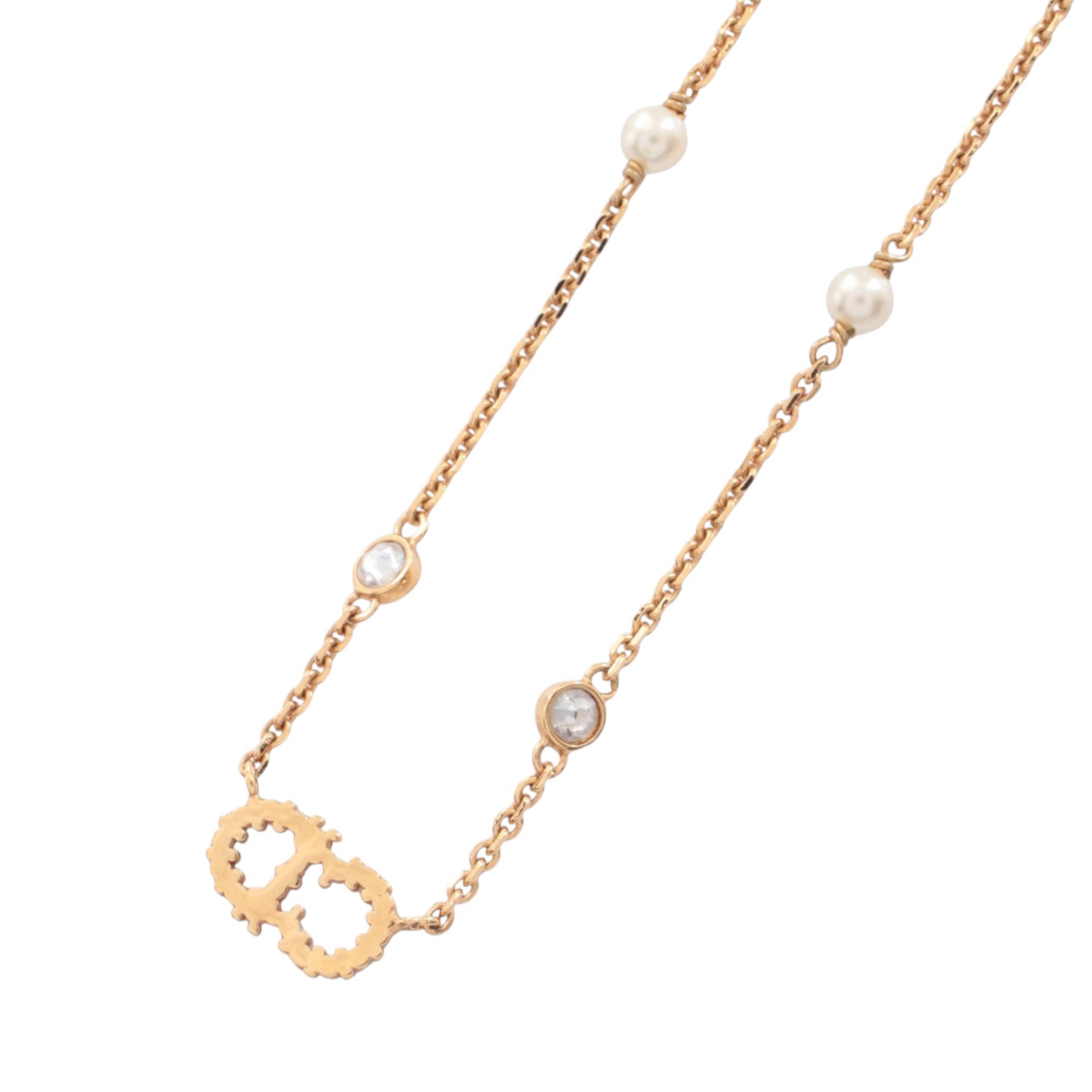 Dior Gold Plated Faux Pearl And Rhinestone Clair D Lune Pendant Necklace, från Luxclusif, i färgen gold. Klicka för att öppna bilden i stort format