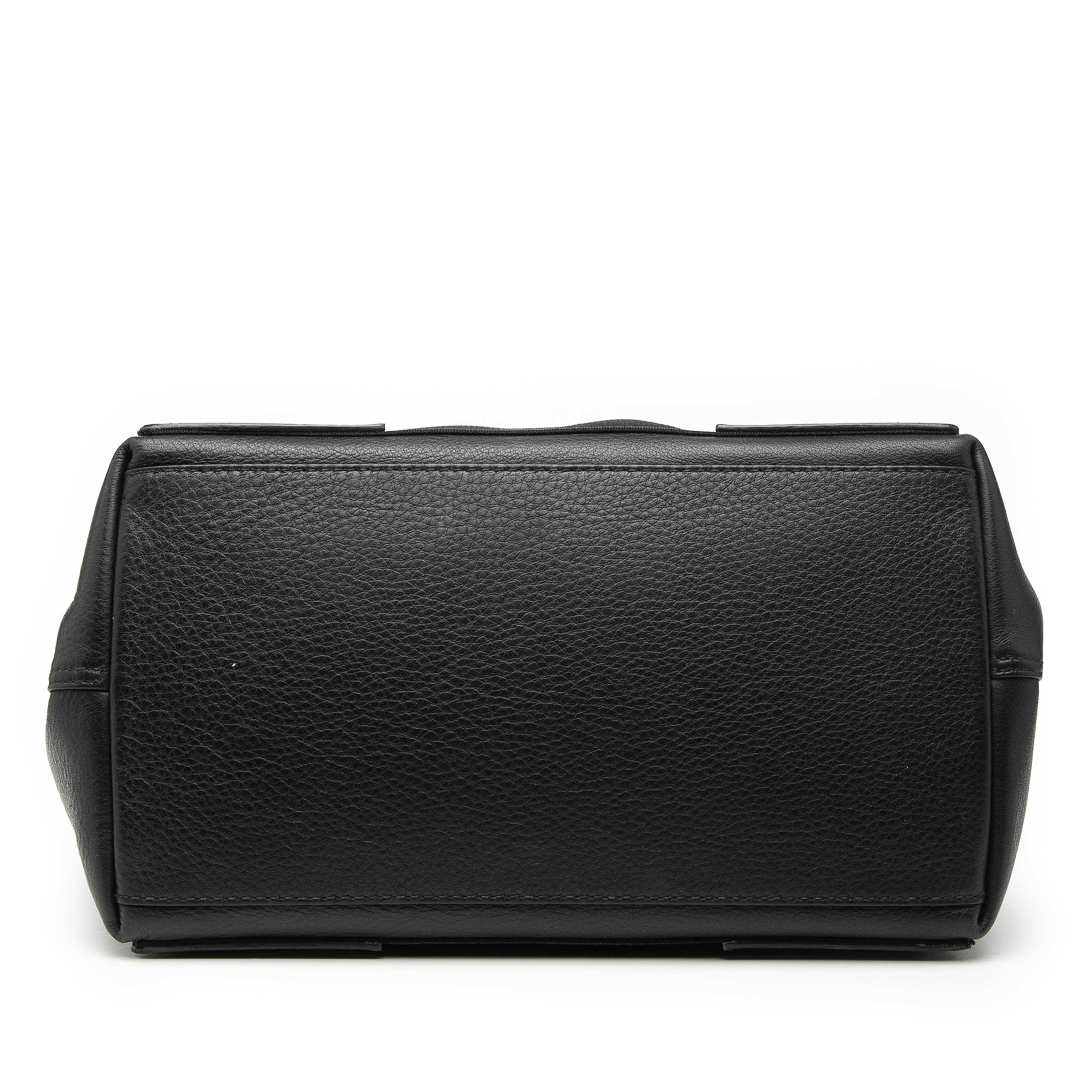 Balenciaga Leather Navy Cabas S Tote, från Luxclusif, i färgen black. Klicka för att öppna bilden i stort format