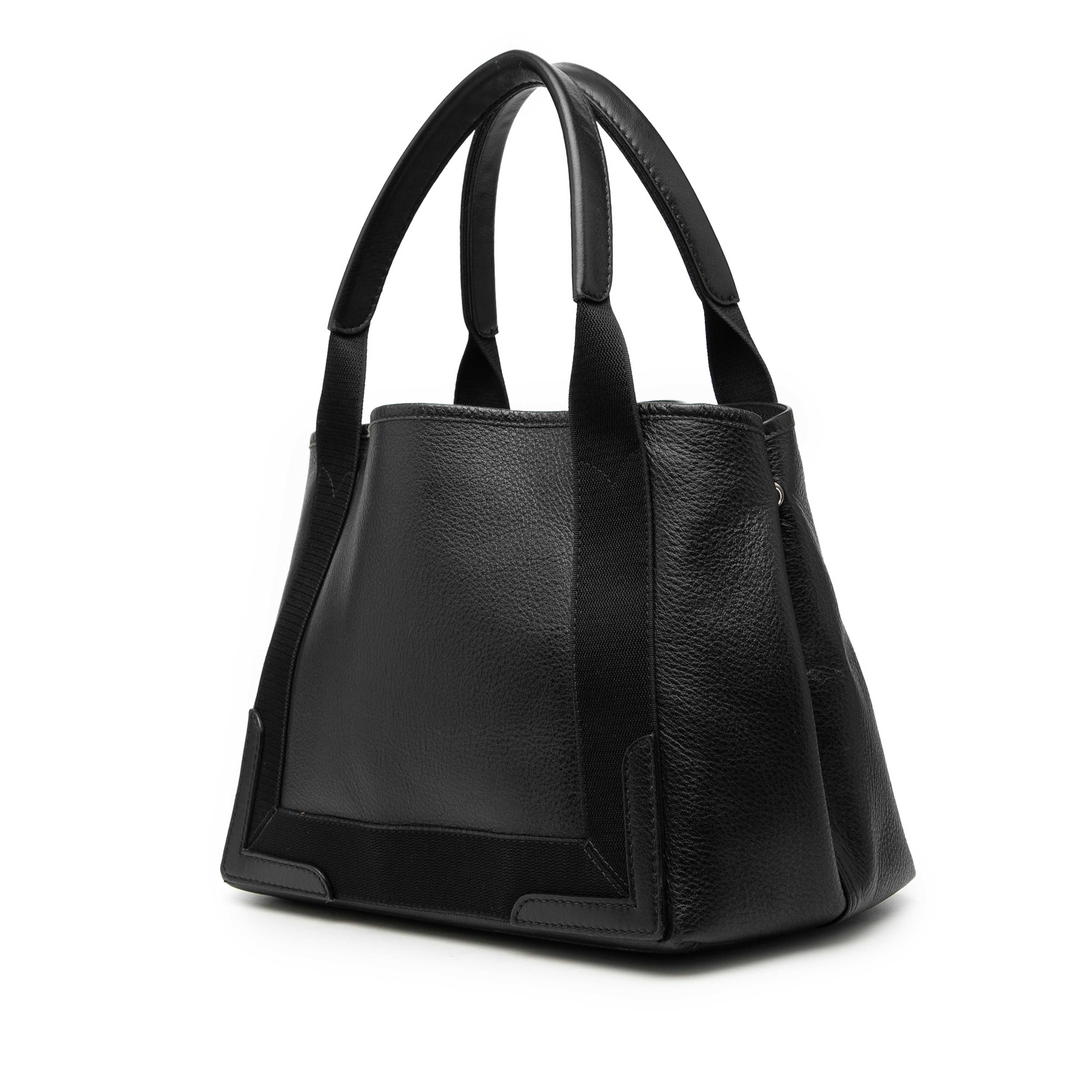 Balenciaga Leather Navy Cabas S Tote, från Luxclusif, i färgen black. Klicka för att öppna bilden i stort format