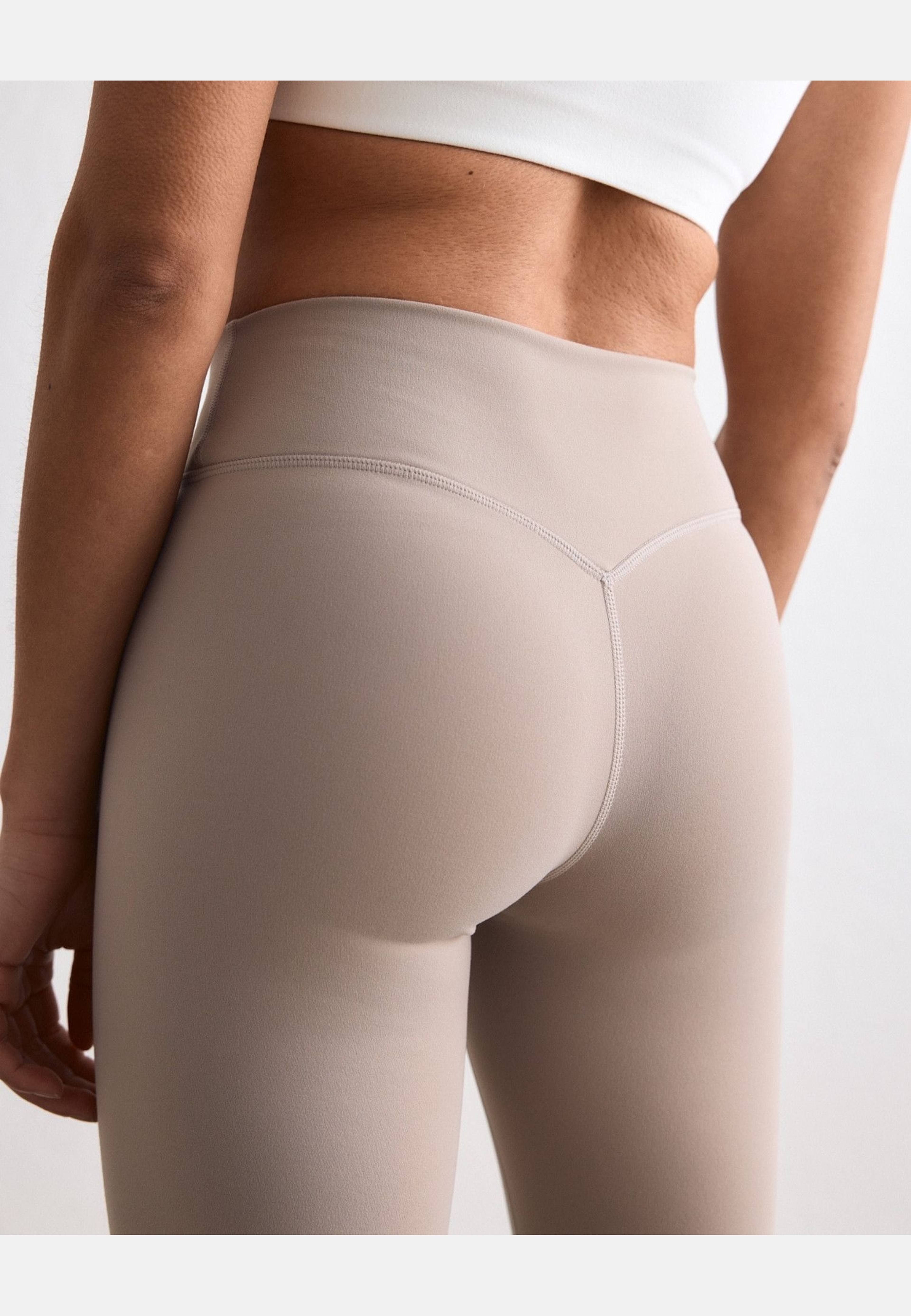 Sense Mid Waist Flare Tights, från aim'n, i färgen dark clay. Klicka för att öppna bilden i stort format