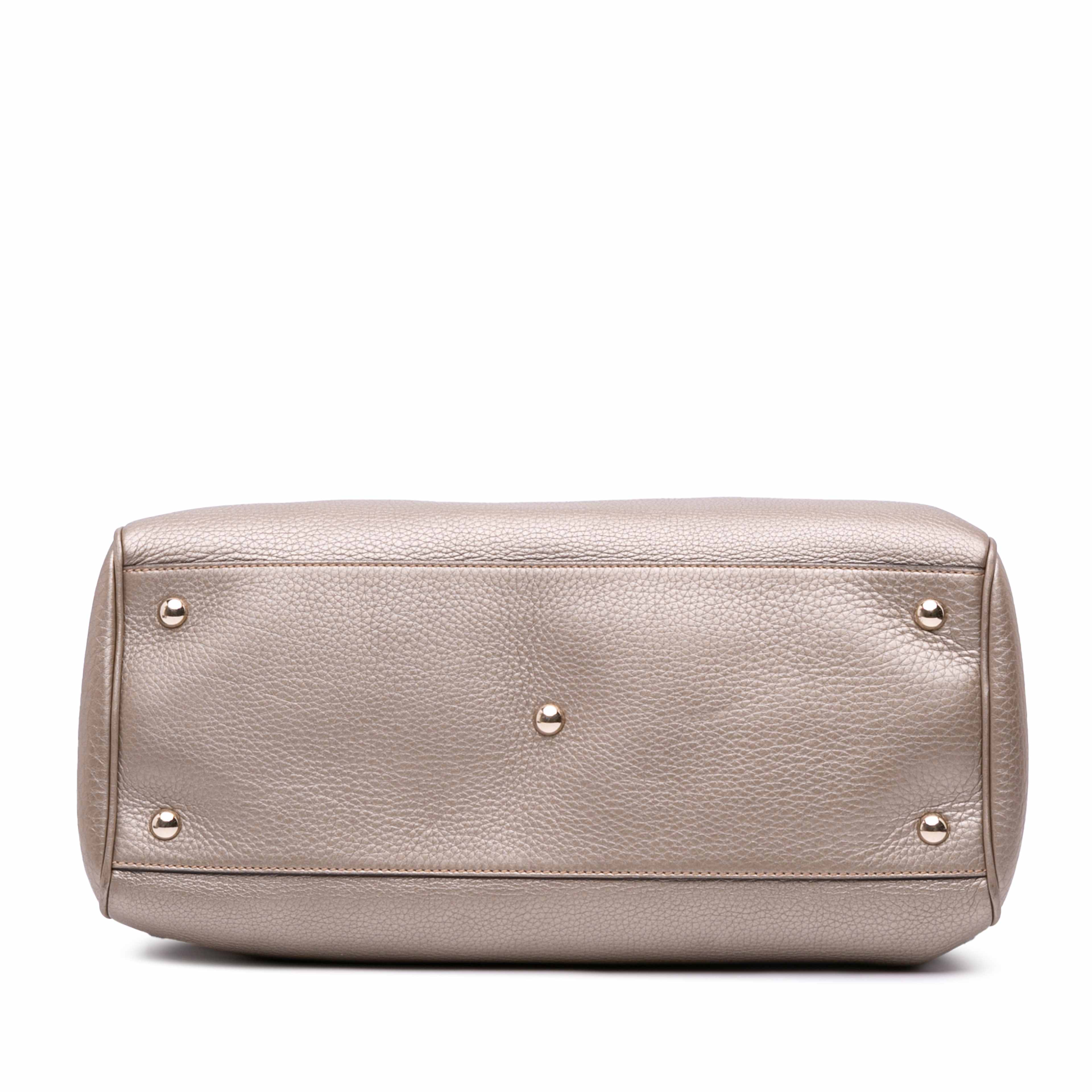 Gucci Medium Calfskin Bamboo Shopper Satchel, från Luxclusif, i färgen gold. Klicka för att öppna bilden i stort format